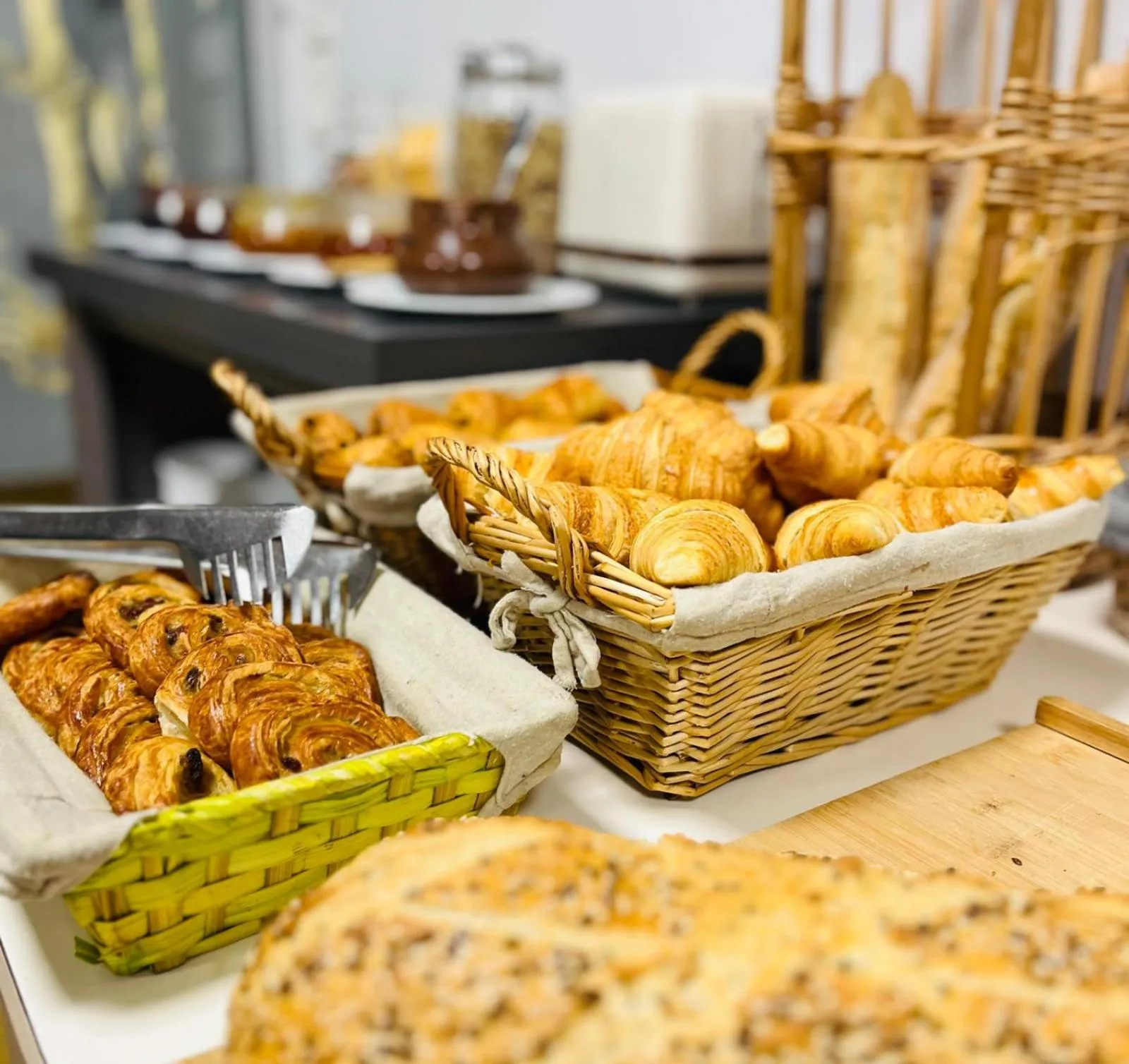 Breakfast in Logis Hotel Noemys Brive - Restaurant Le Teinchurier