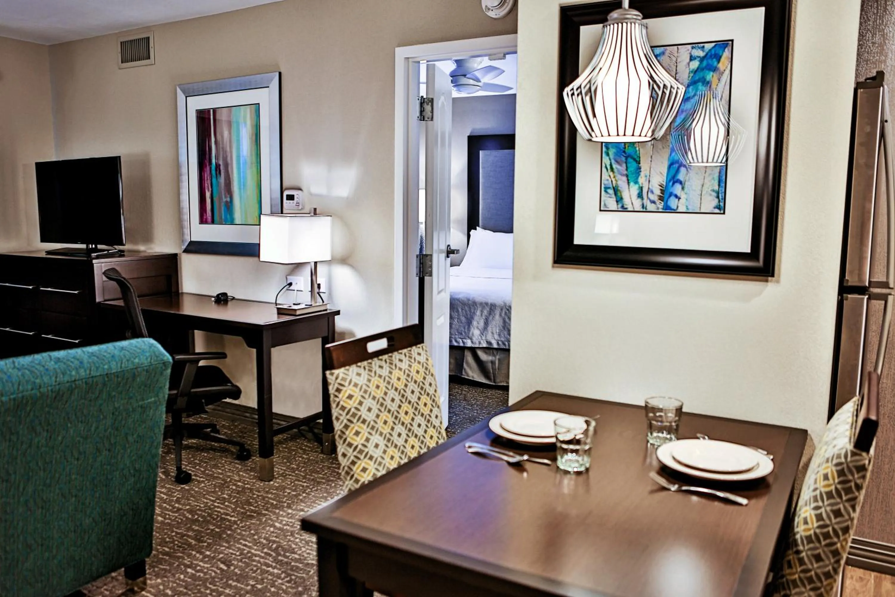 Dining area in Homewood Suites by Hilton Asheville