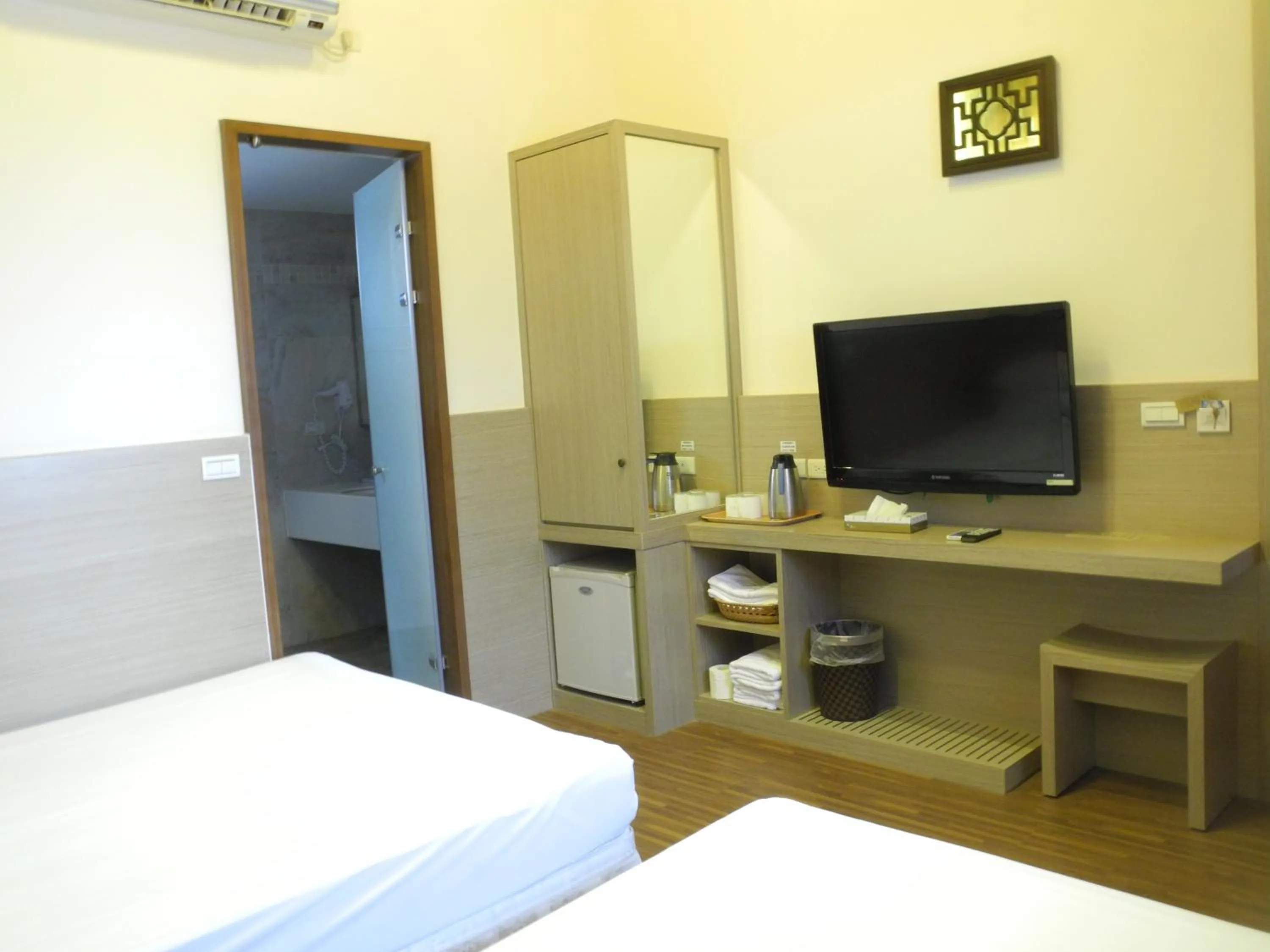 Photo of the whole room, Bed in Kenting Youth Activity Center