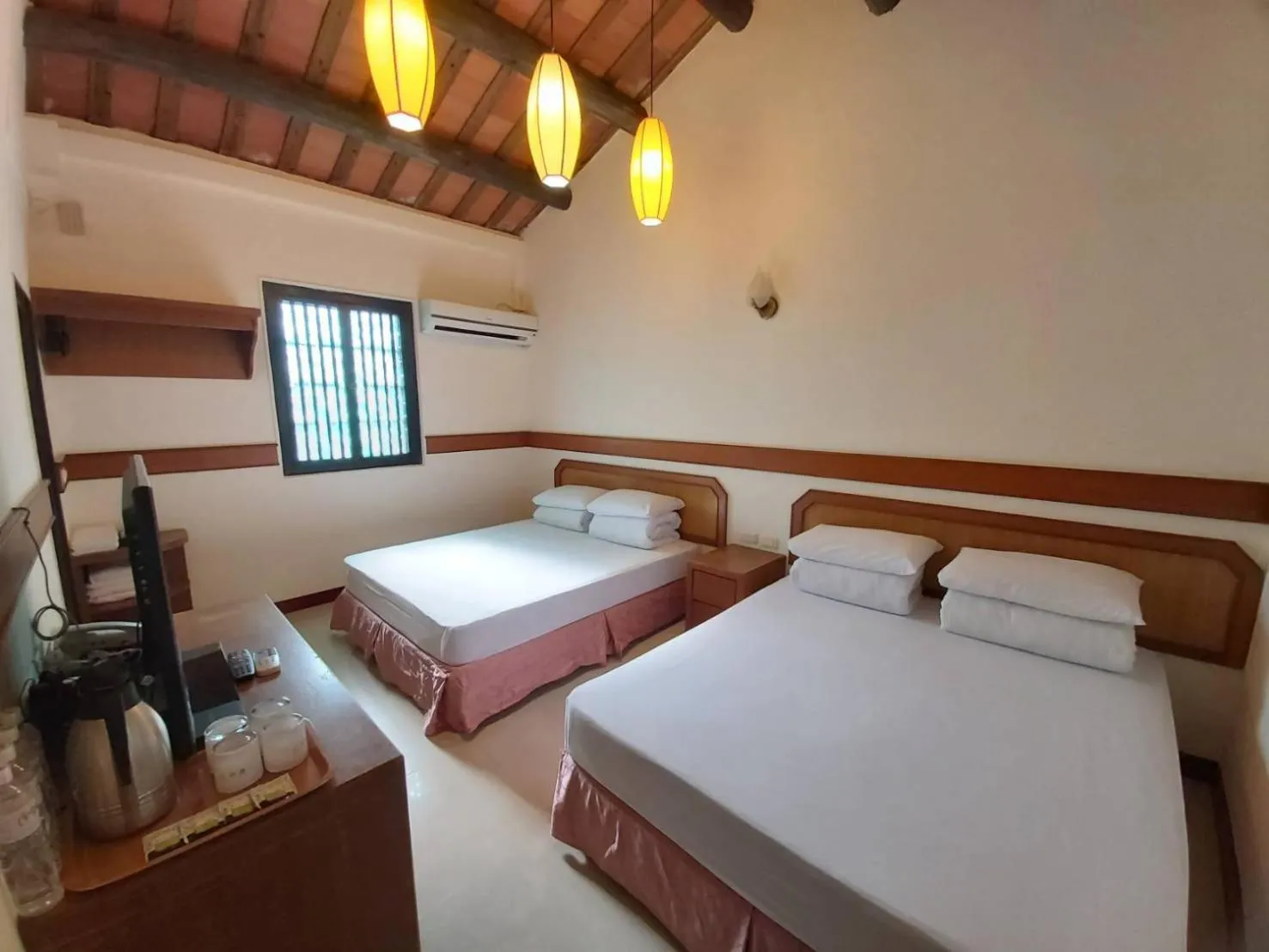 Photo of the whole room, Bed in Kenting Youth Activity Center