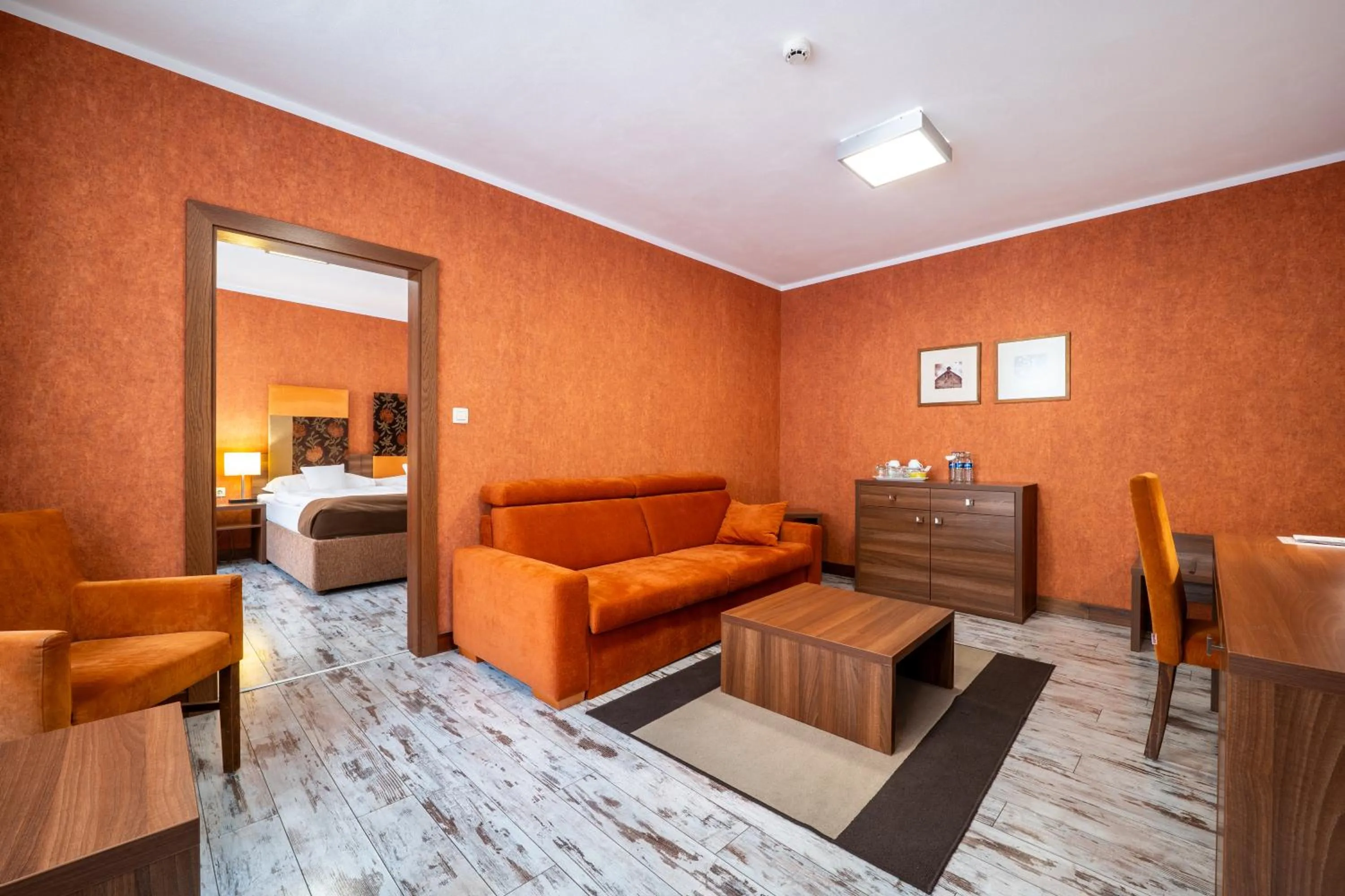 Living room, Bed in Hotel BELASSI