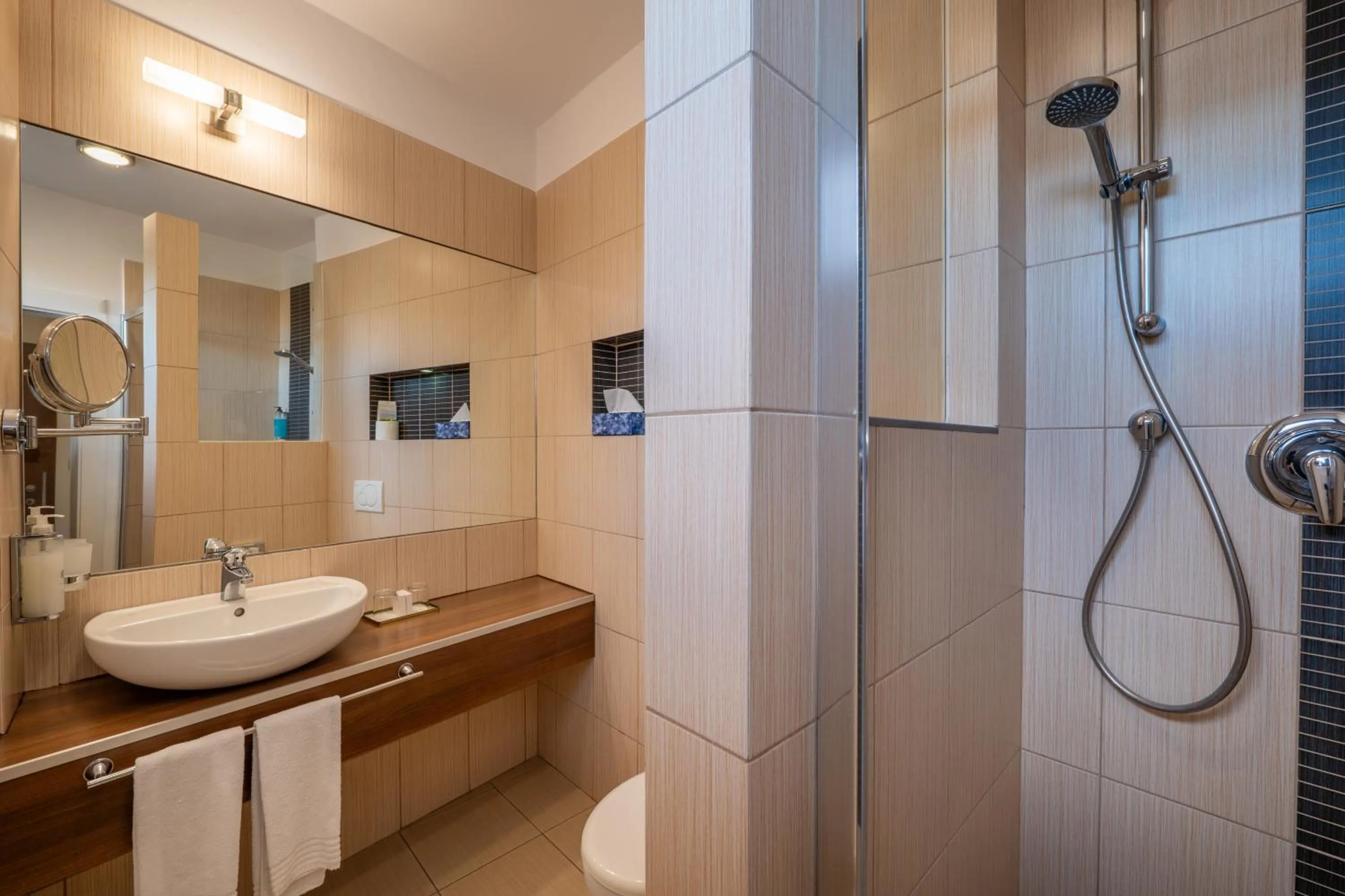 Shower in Hotel BELASSI