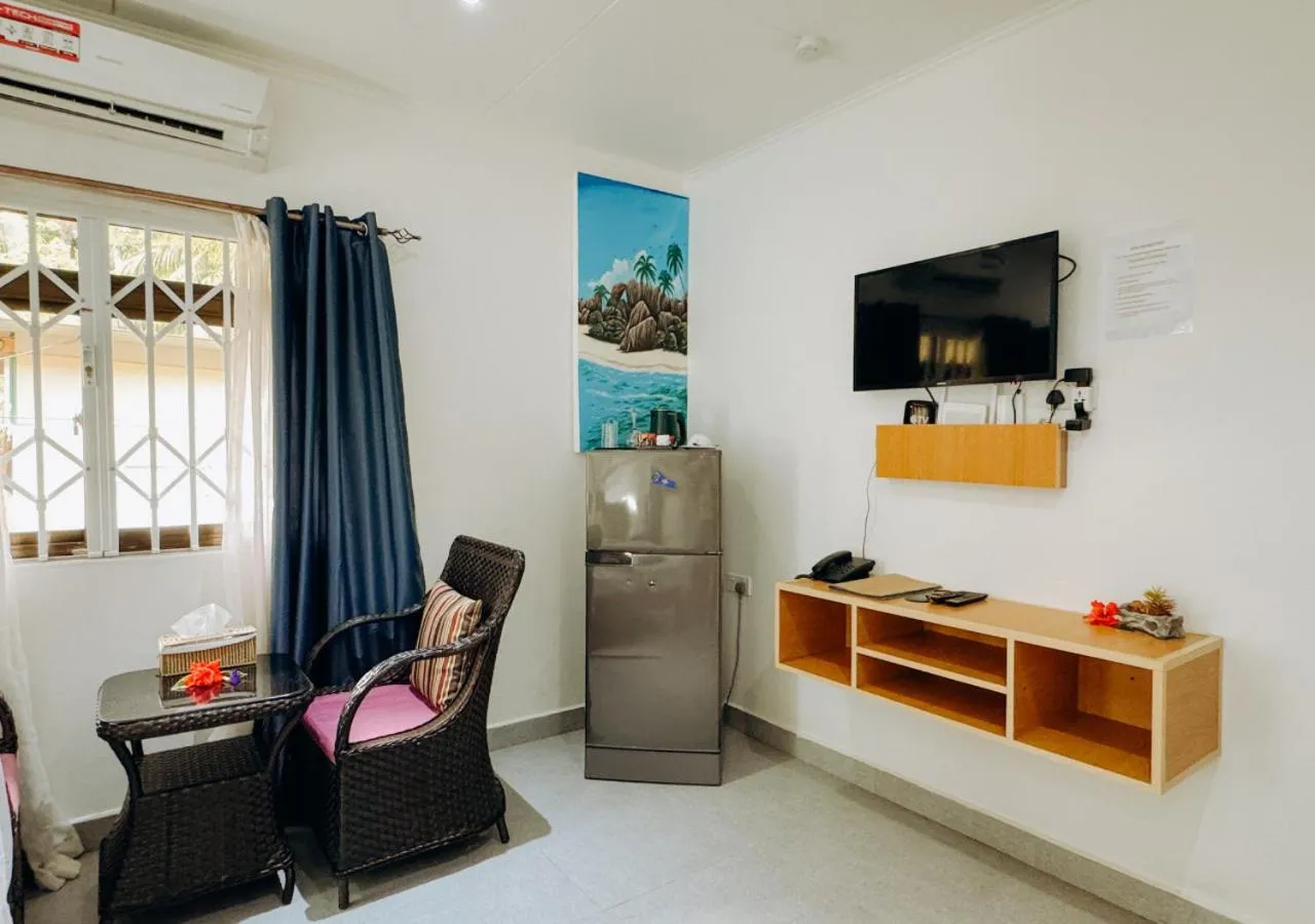 TV and multimedia in Buisson Guesthouse