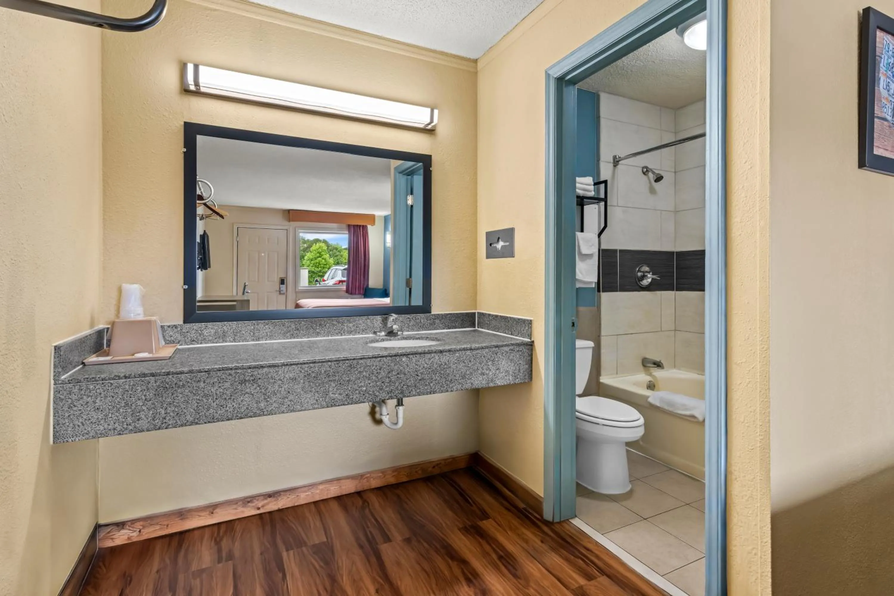 Toilet in Econo Lodge Charlotte Airport Area