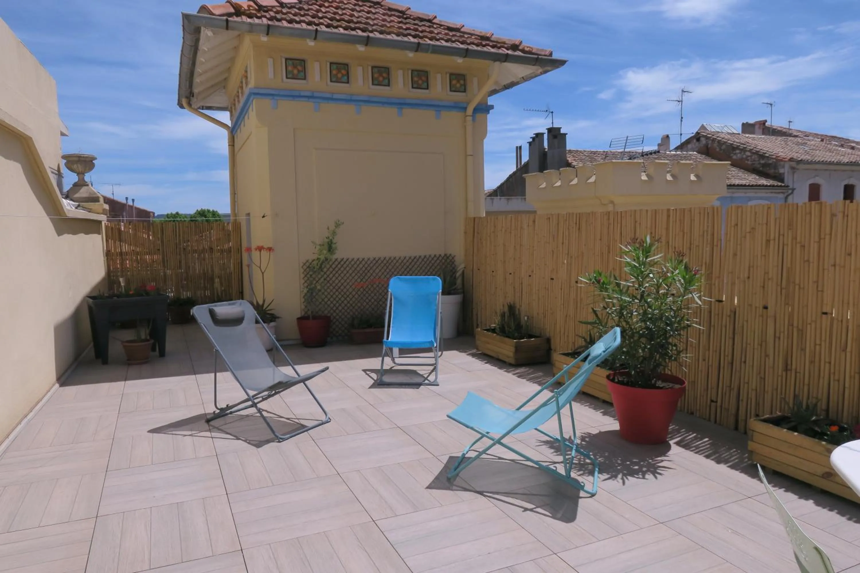 Balcony/Terrace in B&B Le Patio En Ville - Chambres d'hôtes