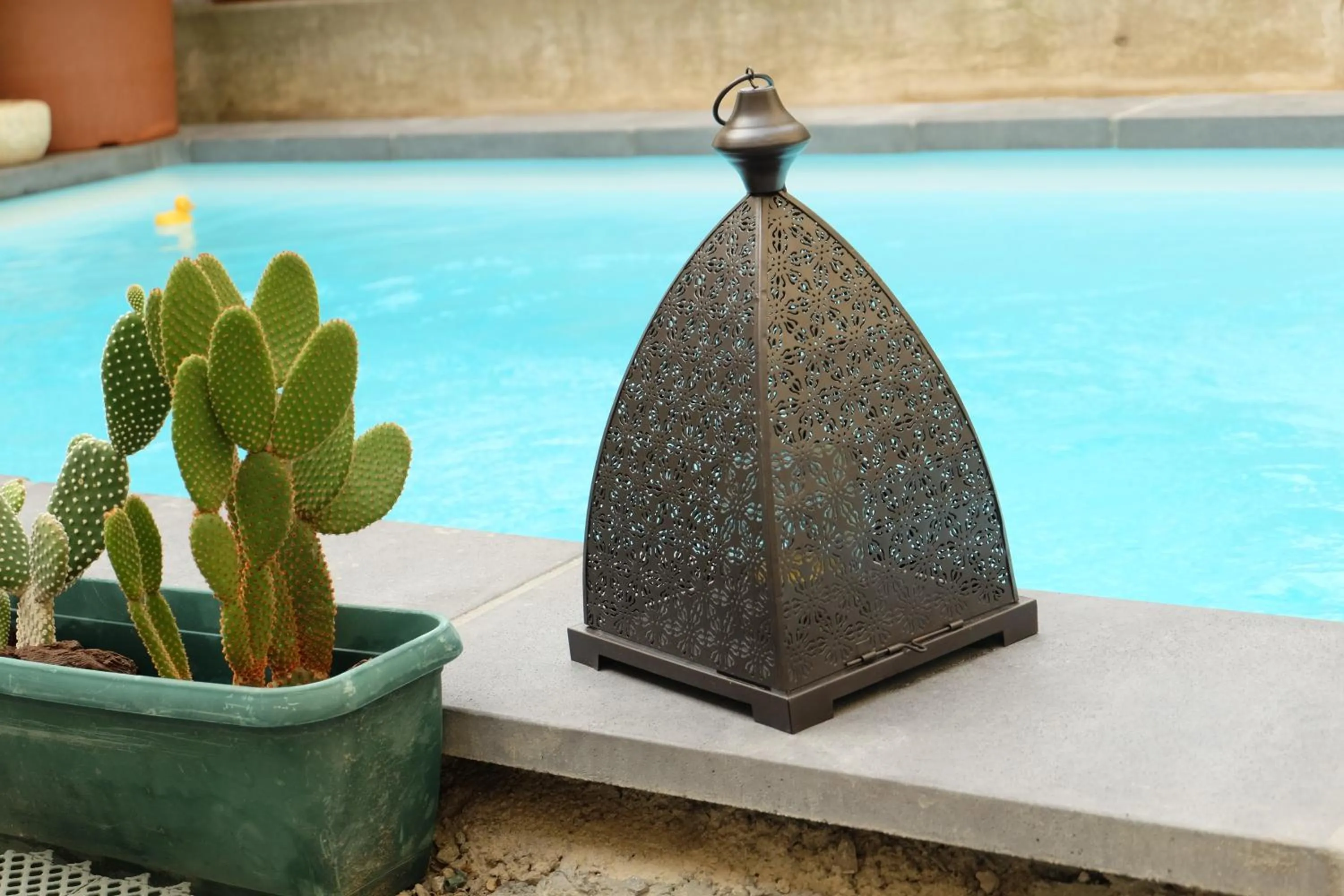 Decorative detail in B&B Le Patio En Ville - Chambres d'hôtes