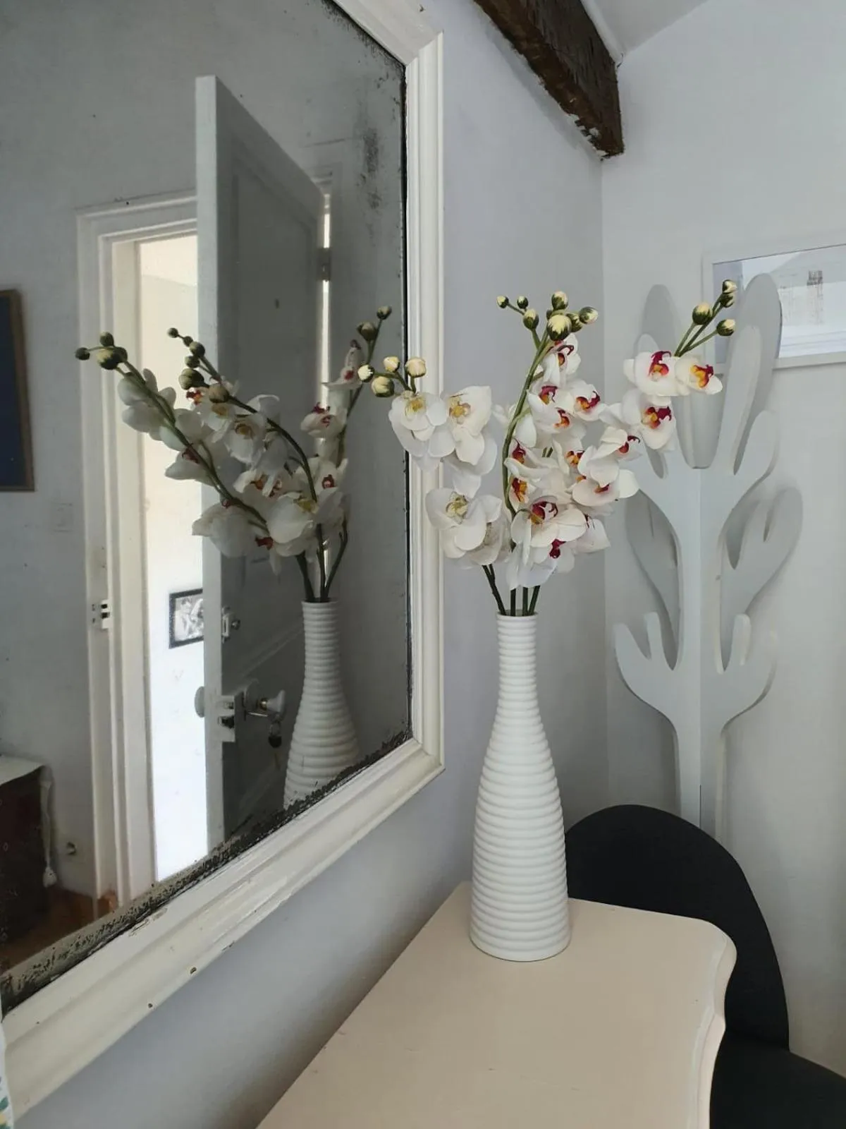 Decorative detail in B&B Le Patio En Ville - Chambres d'hôtes