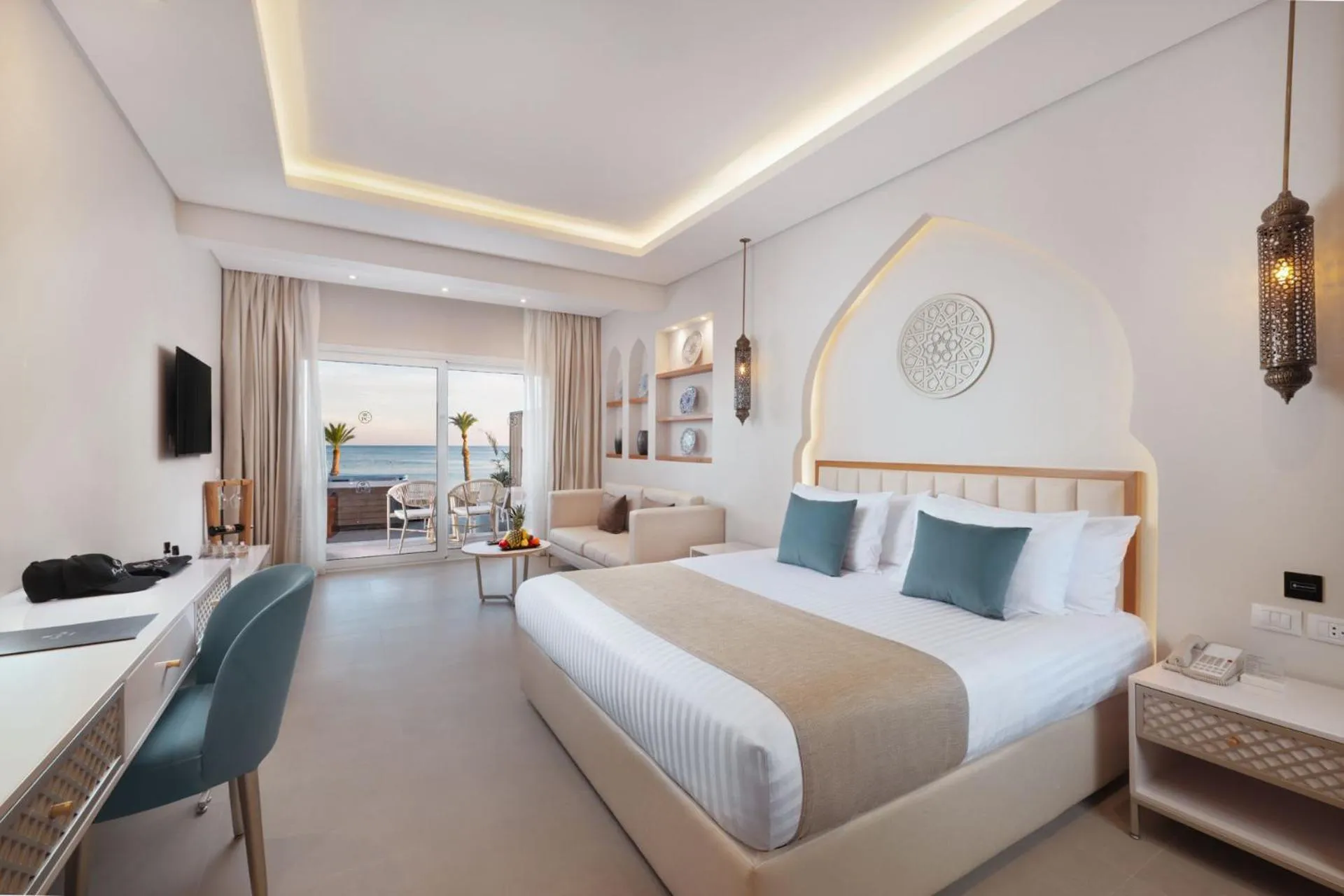 Bedroom, Bed in Sunrise Remal Beach Resort