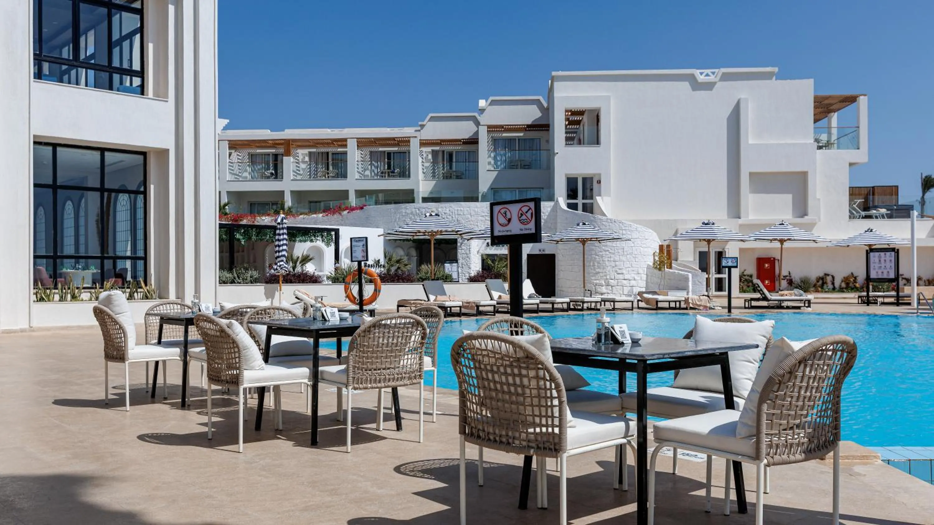 Restaurant/places to eat in Sunrise Remal Beach Resort