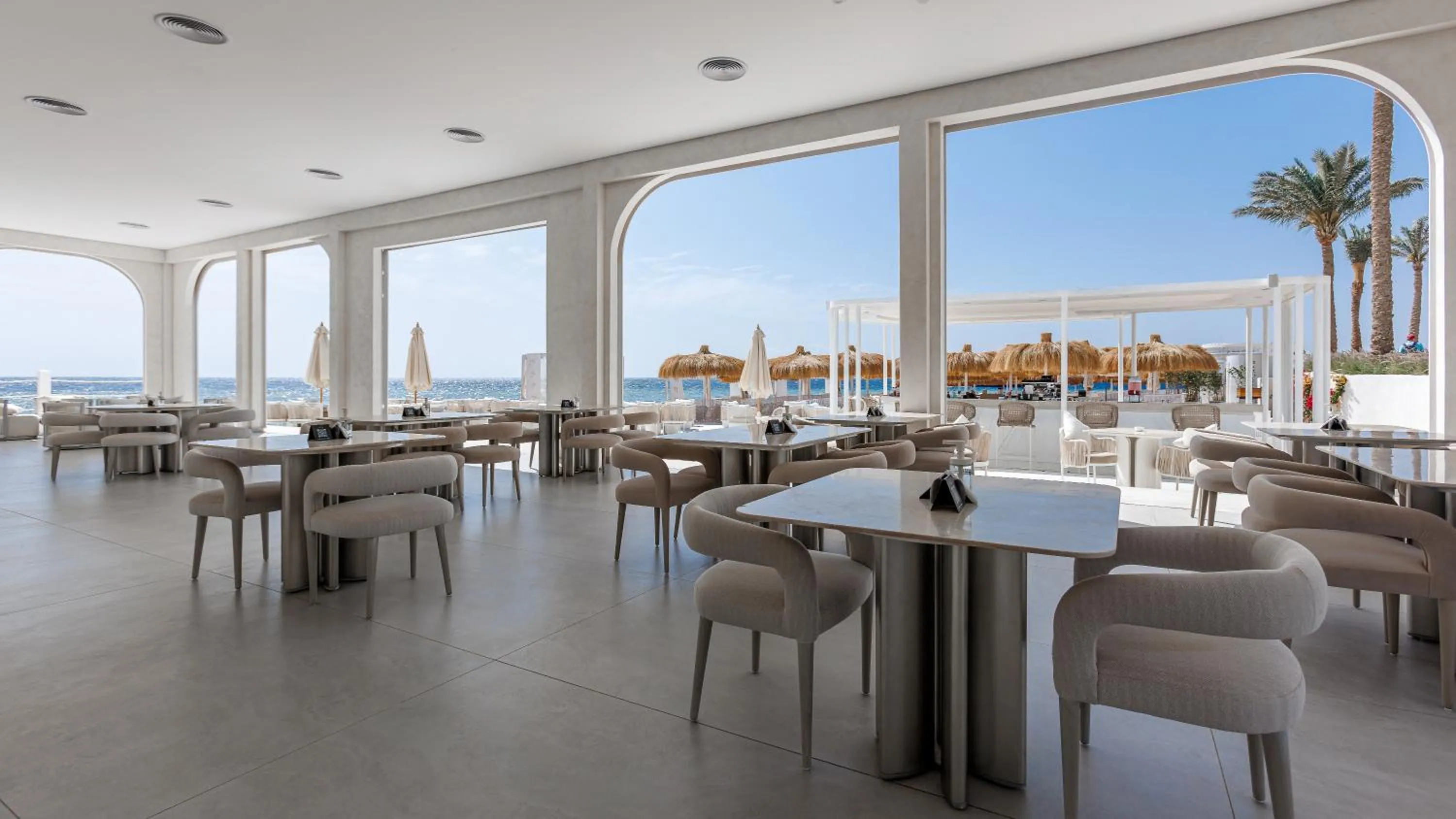 Restaurant/places to eat in Sunrise Remal Beach Resort