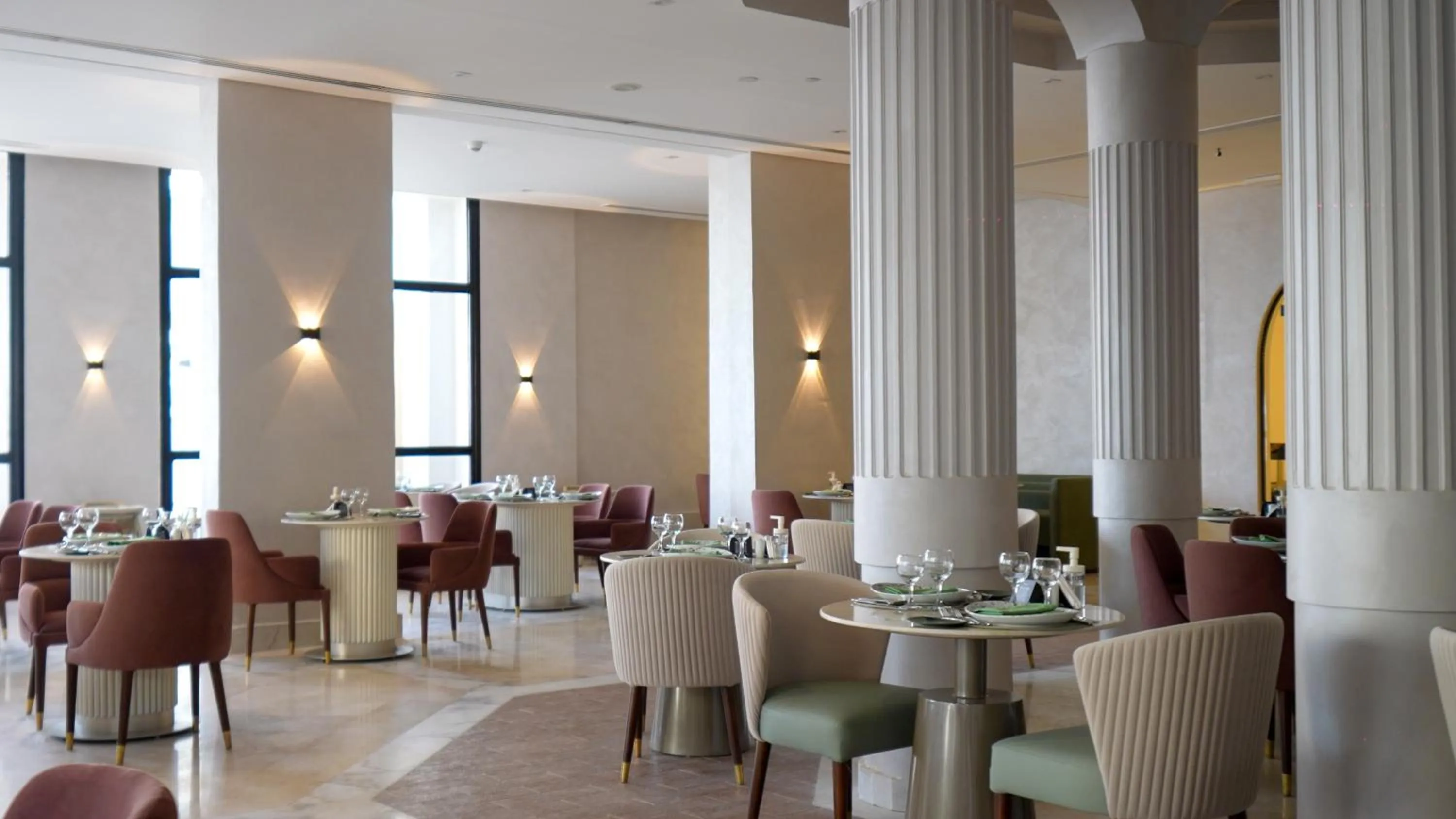 Restaurant/places to eat in Sunrise Remal Beach Resort