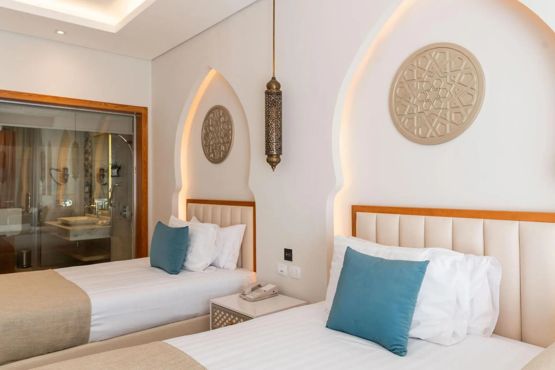 Bedroom, Bed in Sunrise Remal Beach Resort