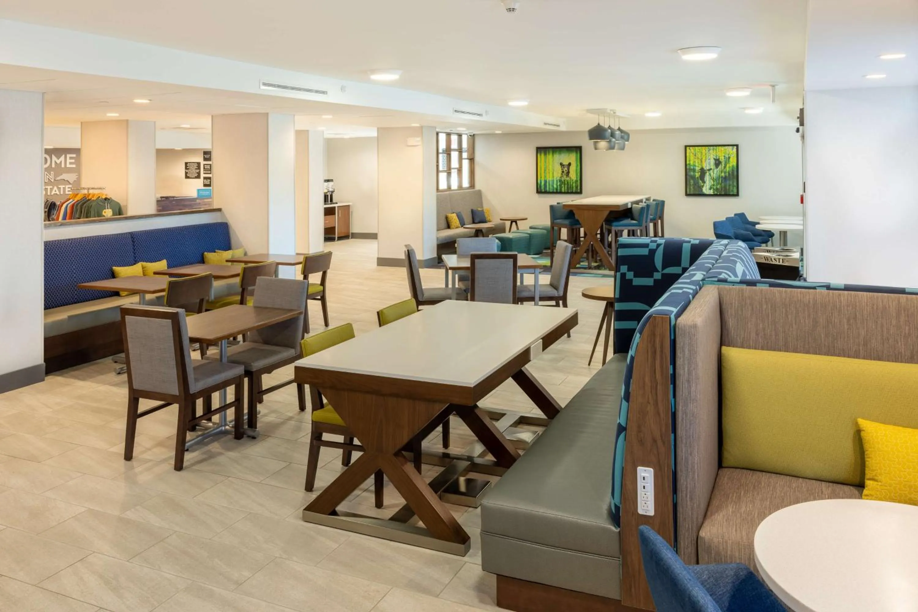 Breakfast in Hampton Inn Asheville-Tunnel Road