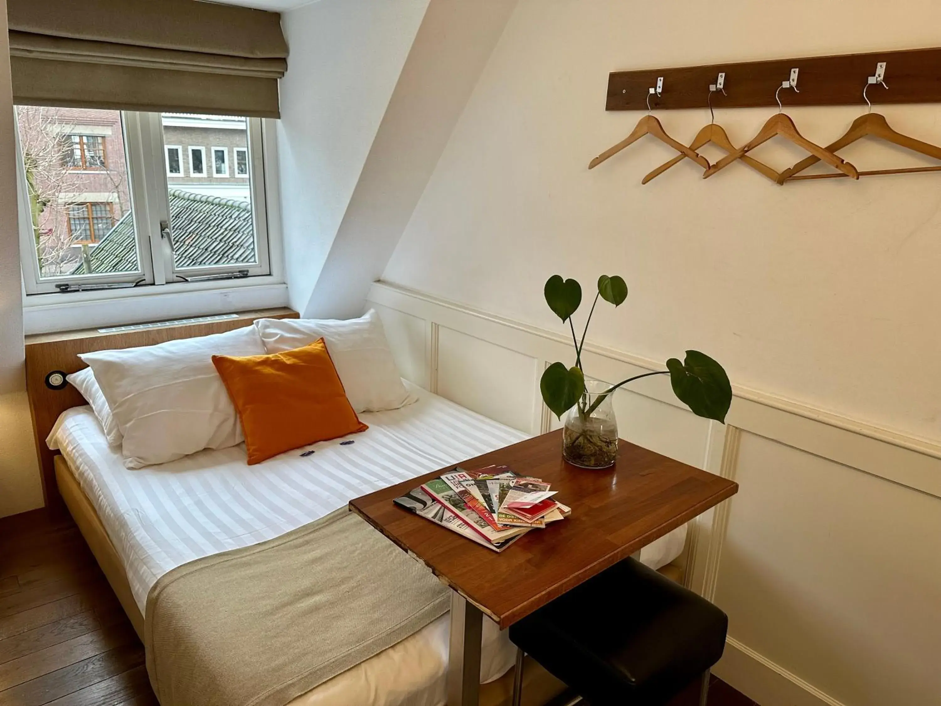 Budget Double Room with Shared Bathroom in Long John's Pub & Hotel Budget Double Room with Shared Bathroom in Long John's Pub & Hotel