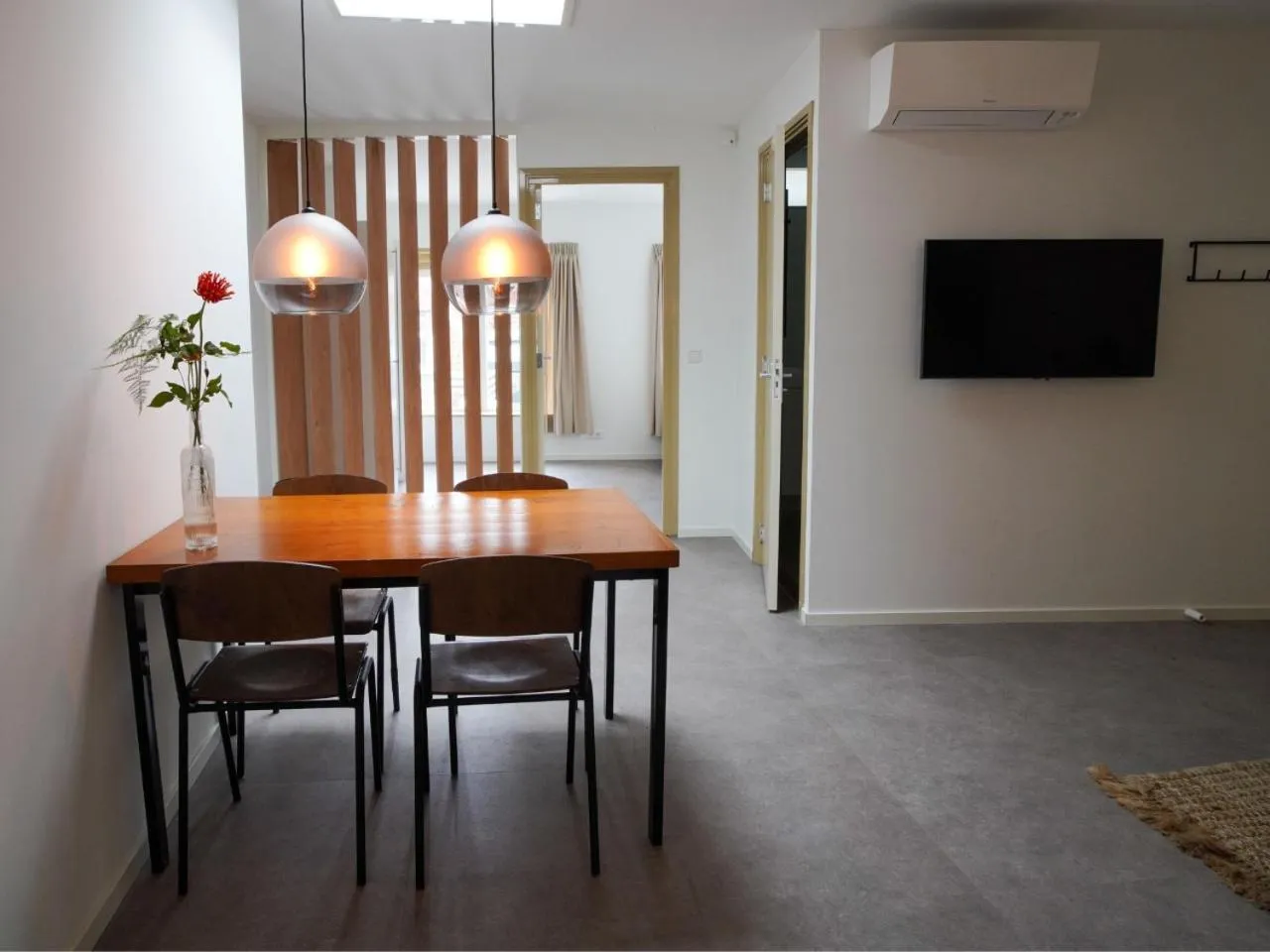 Dining area in Long John's Pub & Hotel