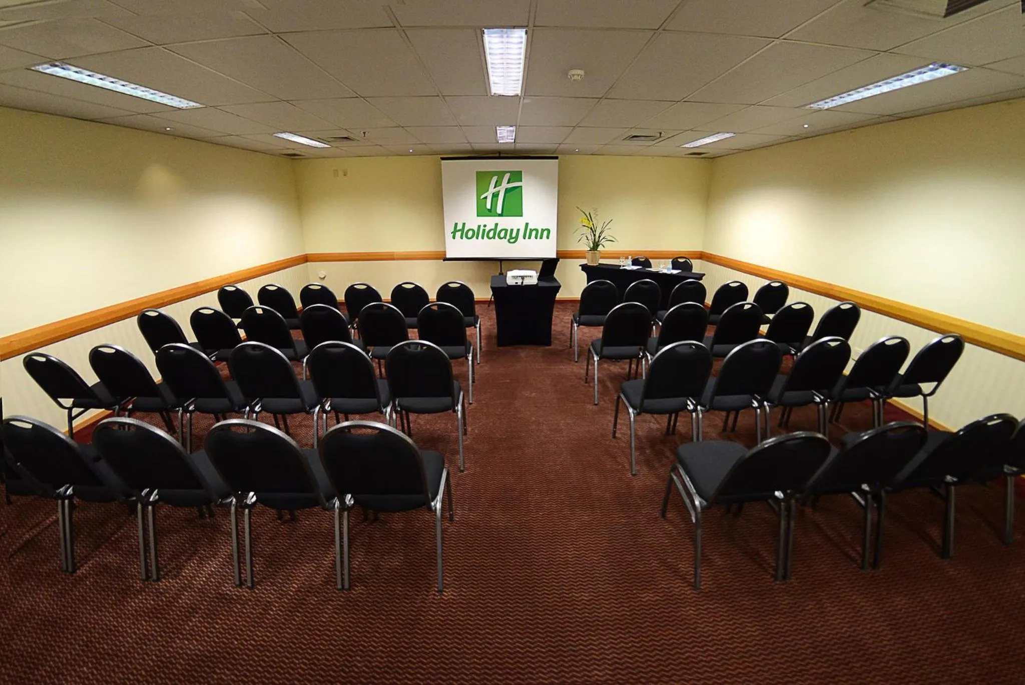 Meeting/conference room in Holiday Inn Sao Paulo Parque Anhembi by IHG