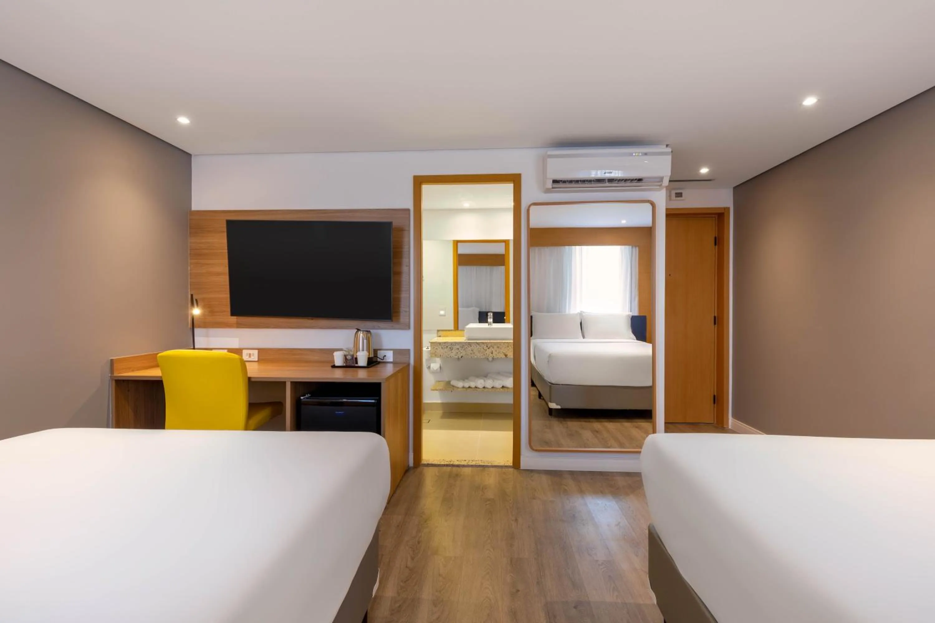 Photo of the whole room, Bed in Holiday Inn Sao Paulo Parque Anhembi by IHG