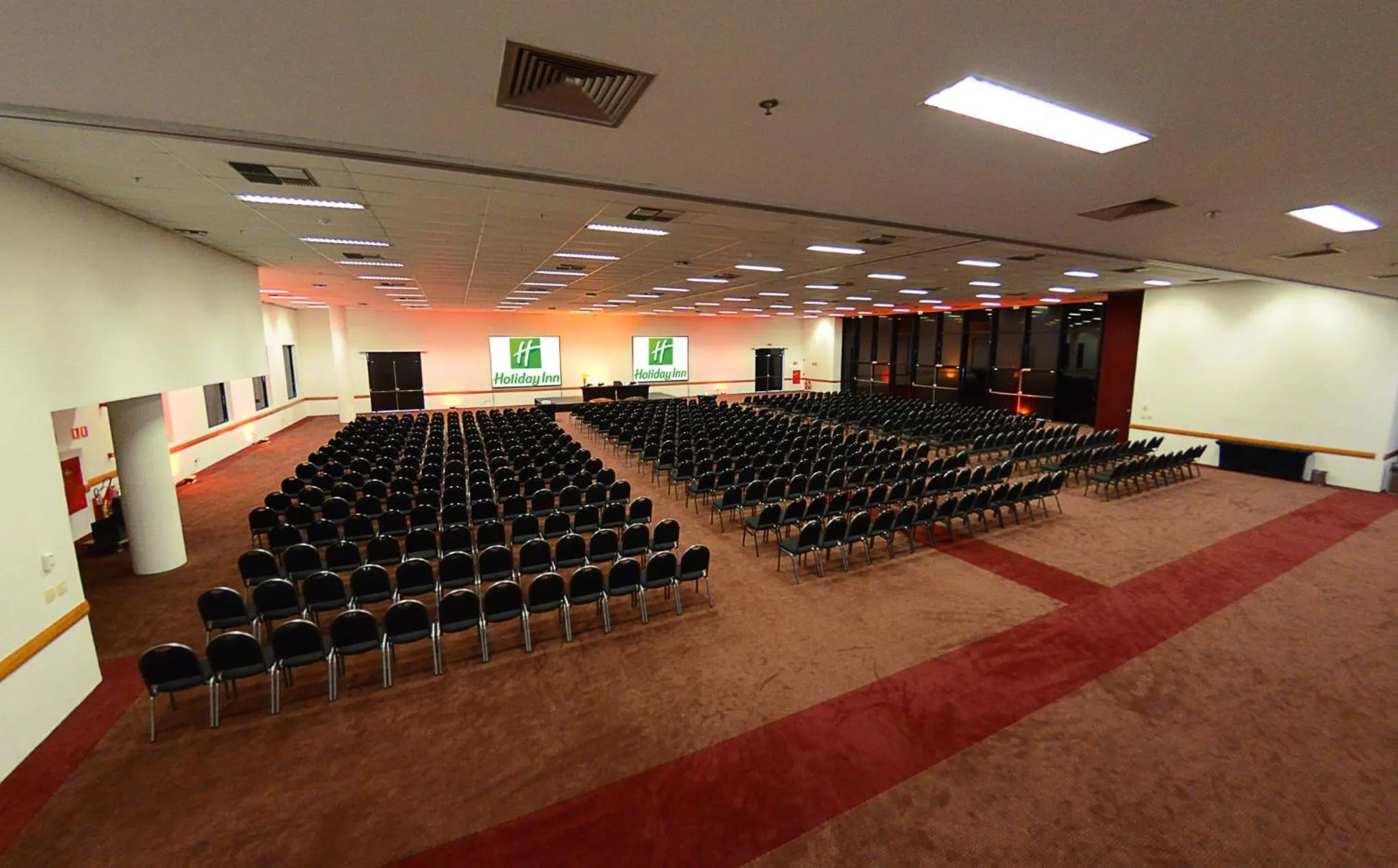Meeting/conference room in Holiday Inn Sao Paulo Parque Anhembi by IHG