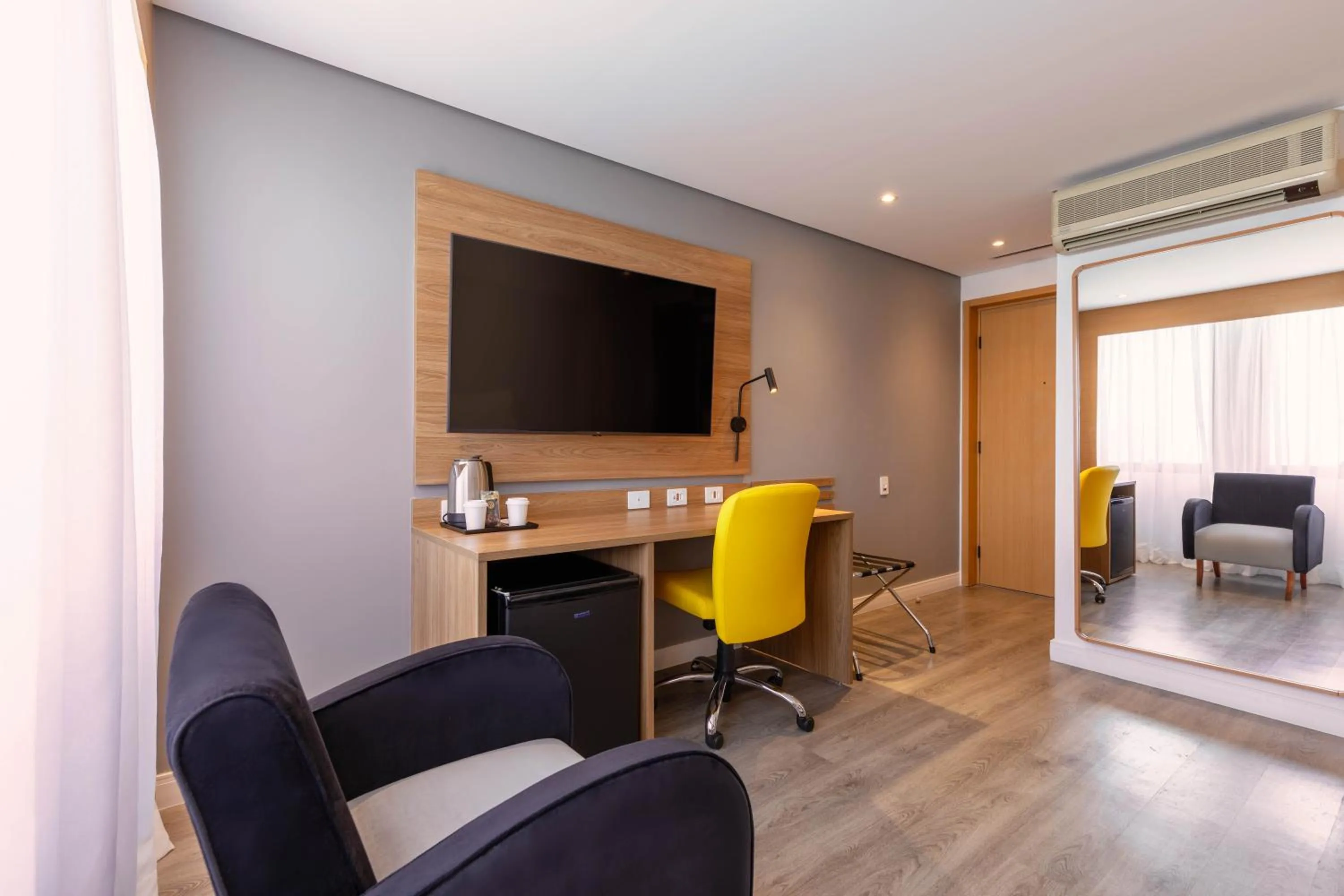 Seating area in Holiday Inn Sao Paulo Parque Anhembi by IHG