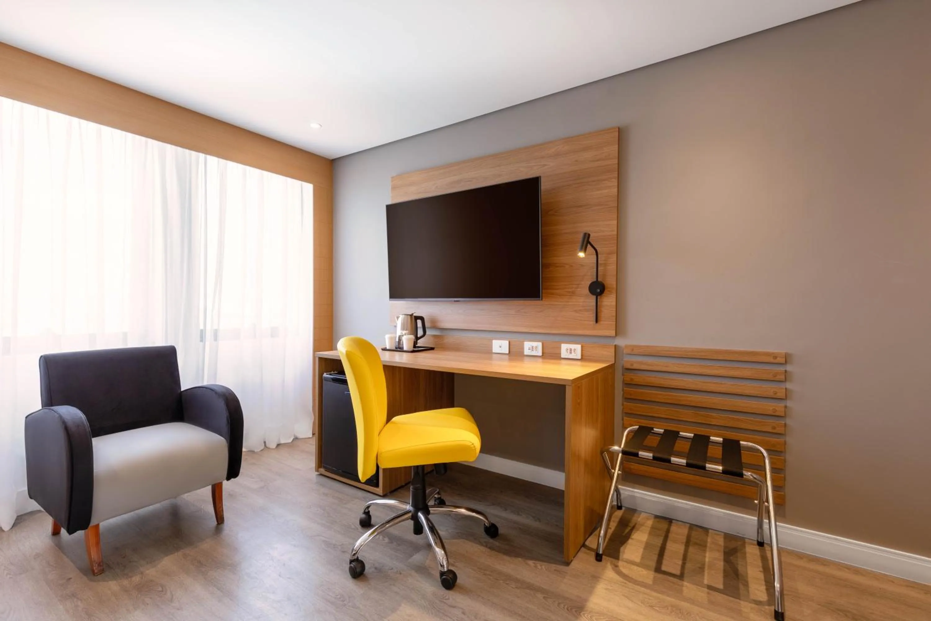 Seating area in Holiday Inn Sao Paulo Parque Anhembi by IHG