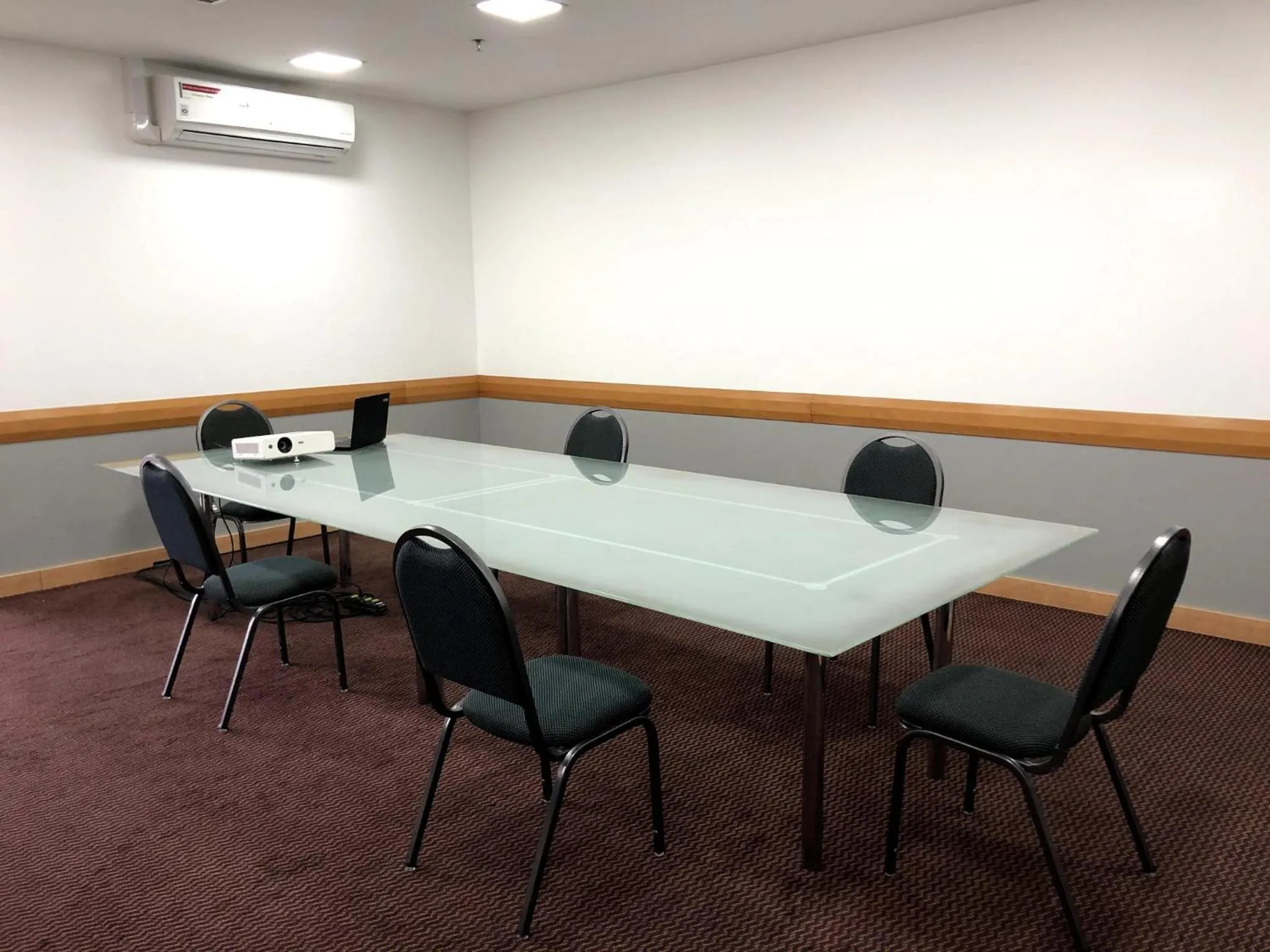 Meeting/conference room in Holiday Inn Sao Paulo Parque Anhembi by IHG