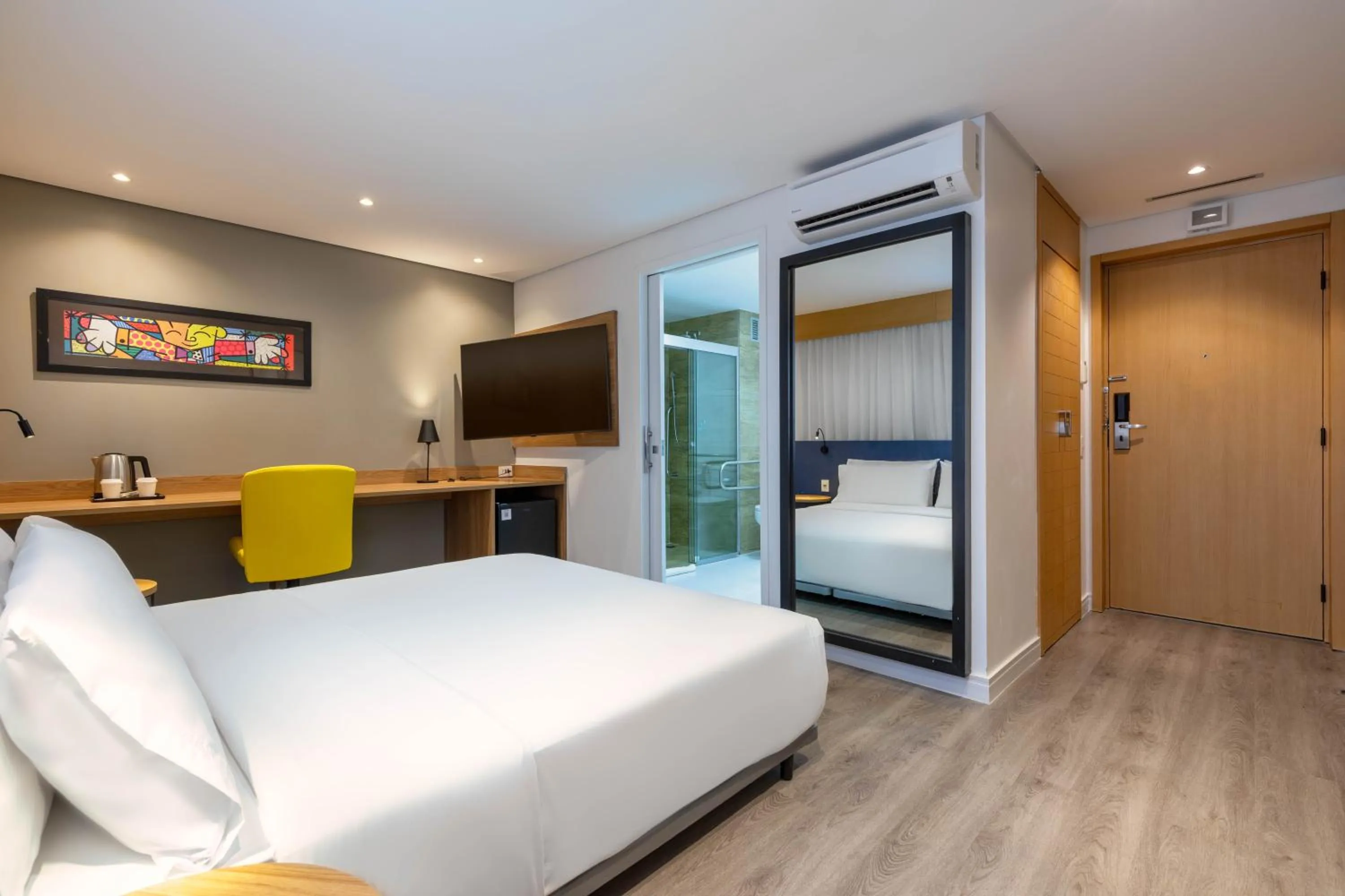 Photo of the whole room, Bed in Holiday Inn Sao Paulo Parque Anhembi by IHG