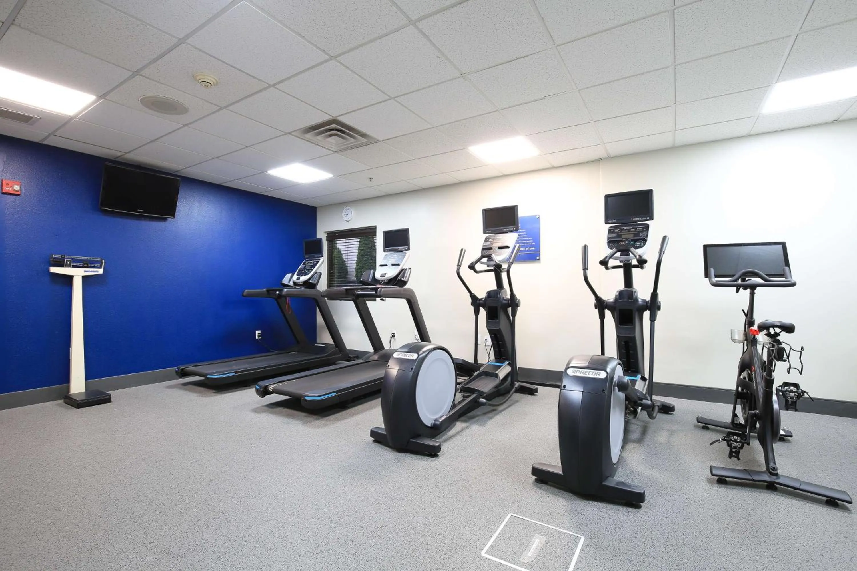 Fitness centre/facilities in Hampton Inn Bordentown