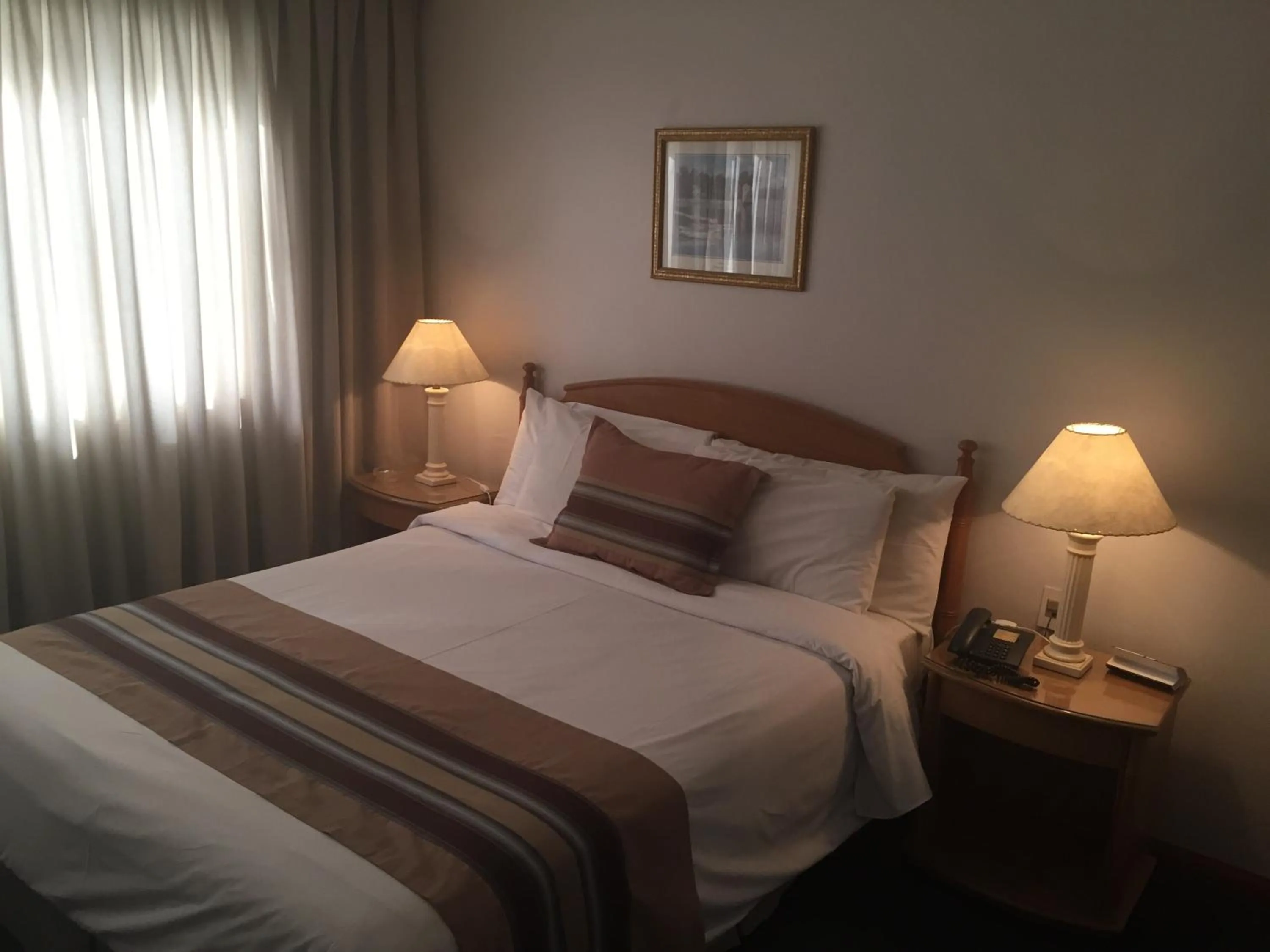 Photo of the whole room, Bed in Crystal Palace Hotel