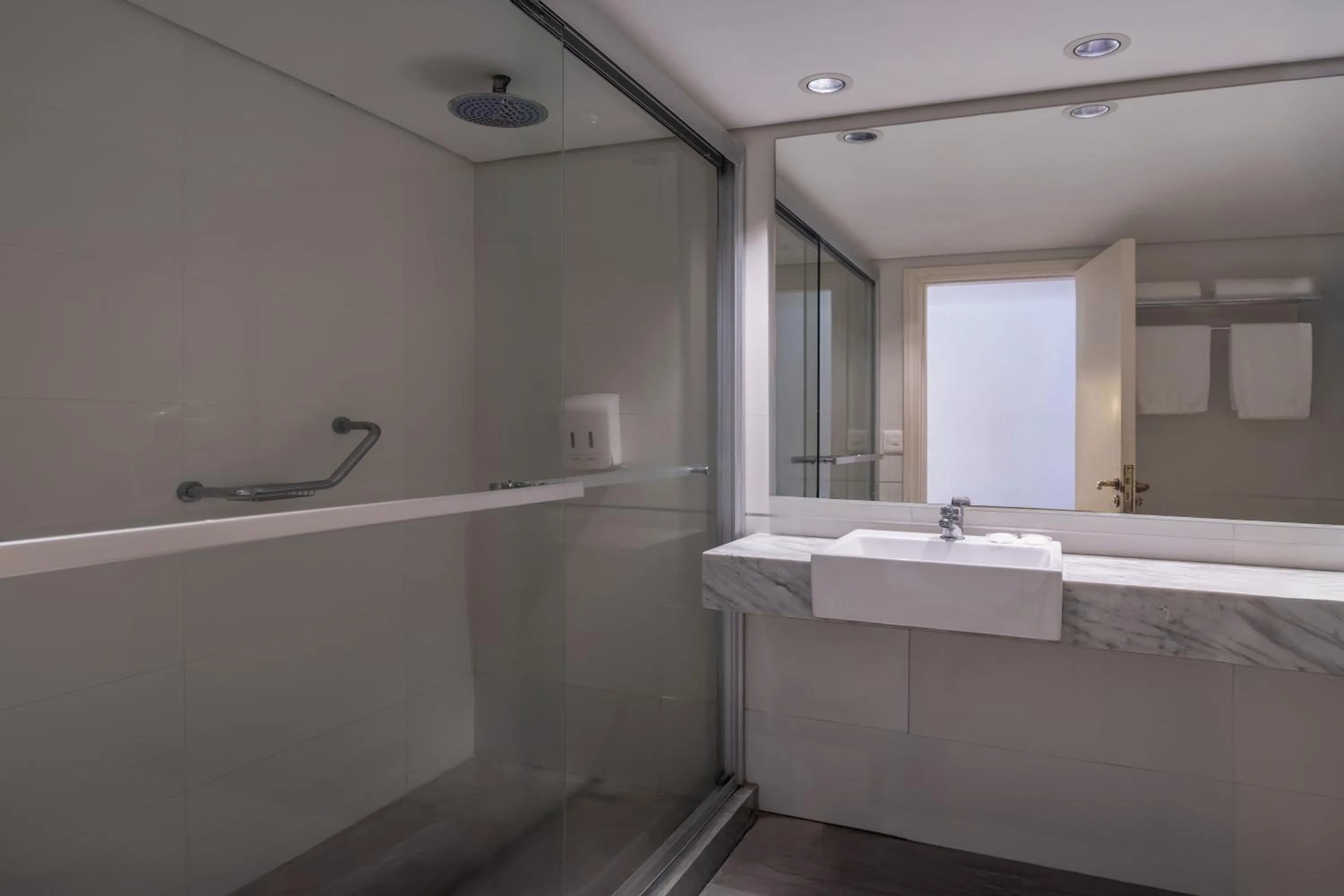 Golden Beach Resort & Spa