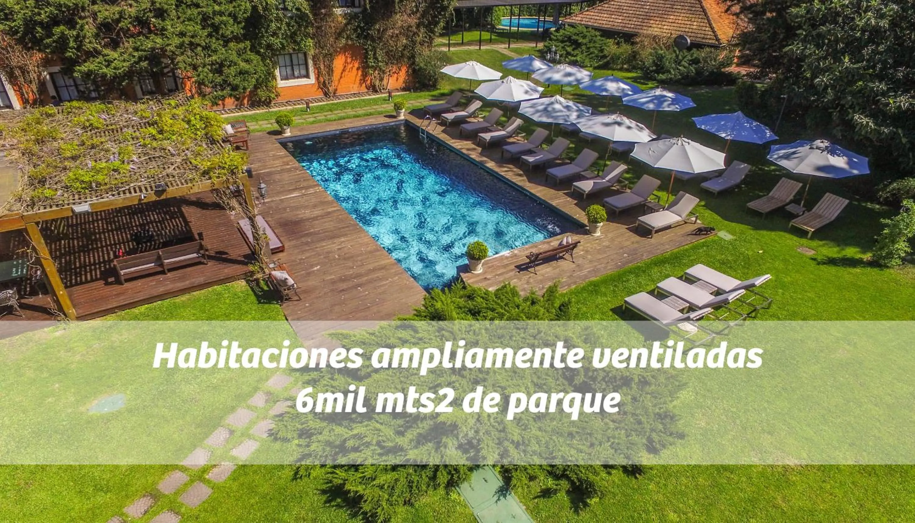 Swimming pool in Barradas Parque Hotel & Spa