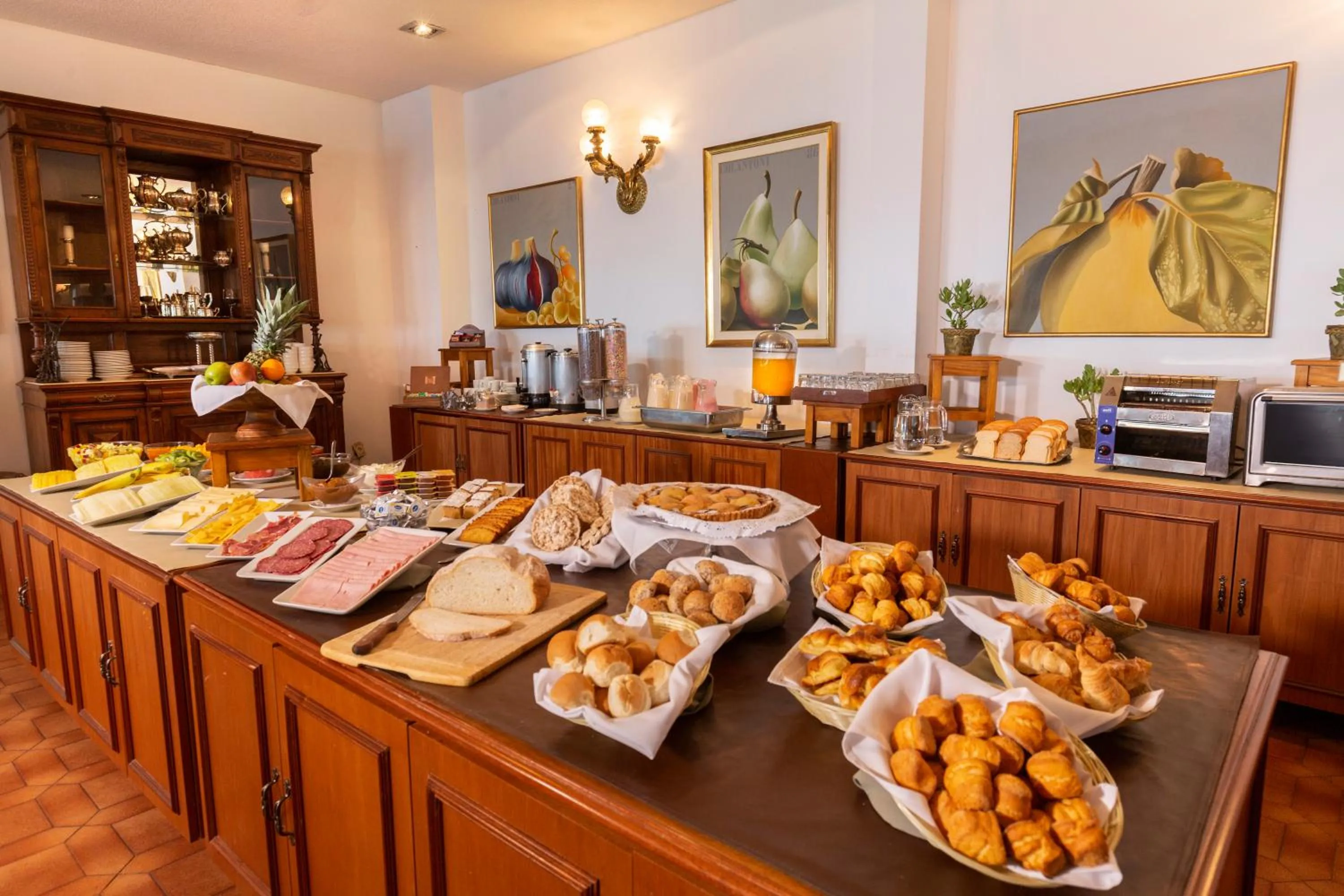 Food and drinks in Hotel del Lago Golf & Art Resort