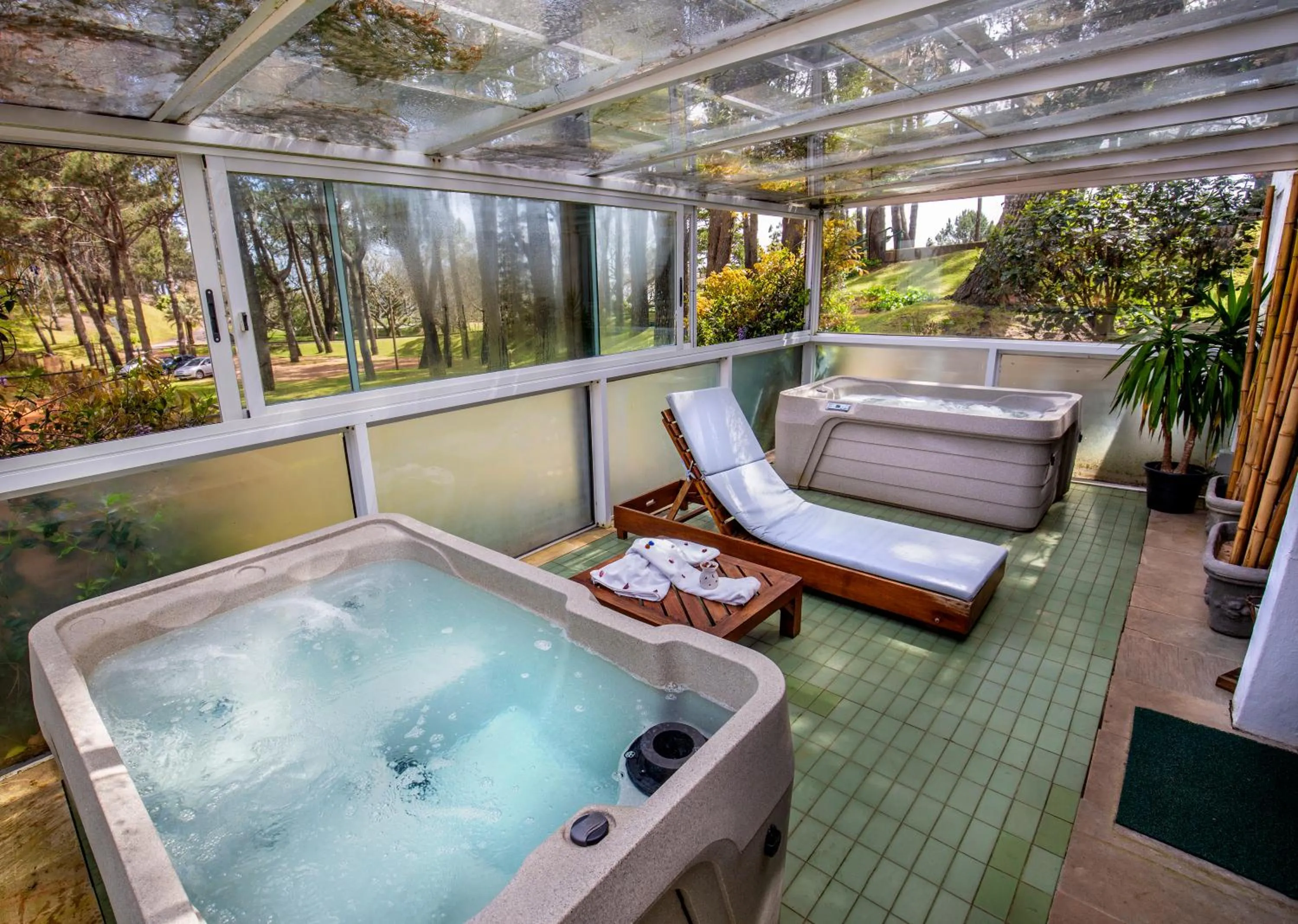 Hot Tub in Hotel del Lago Golf & Art Resort