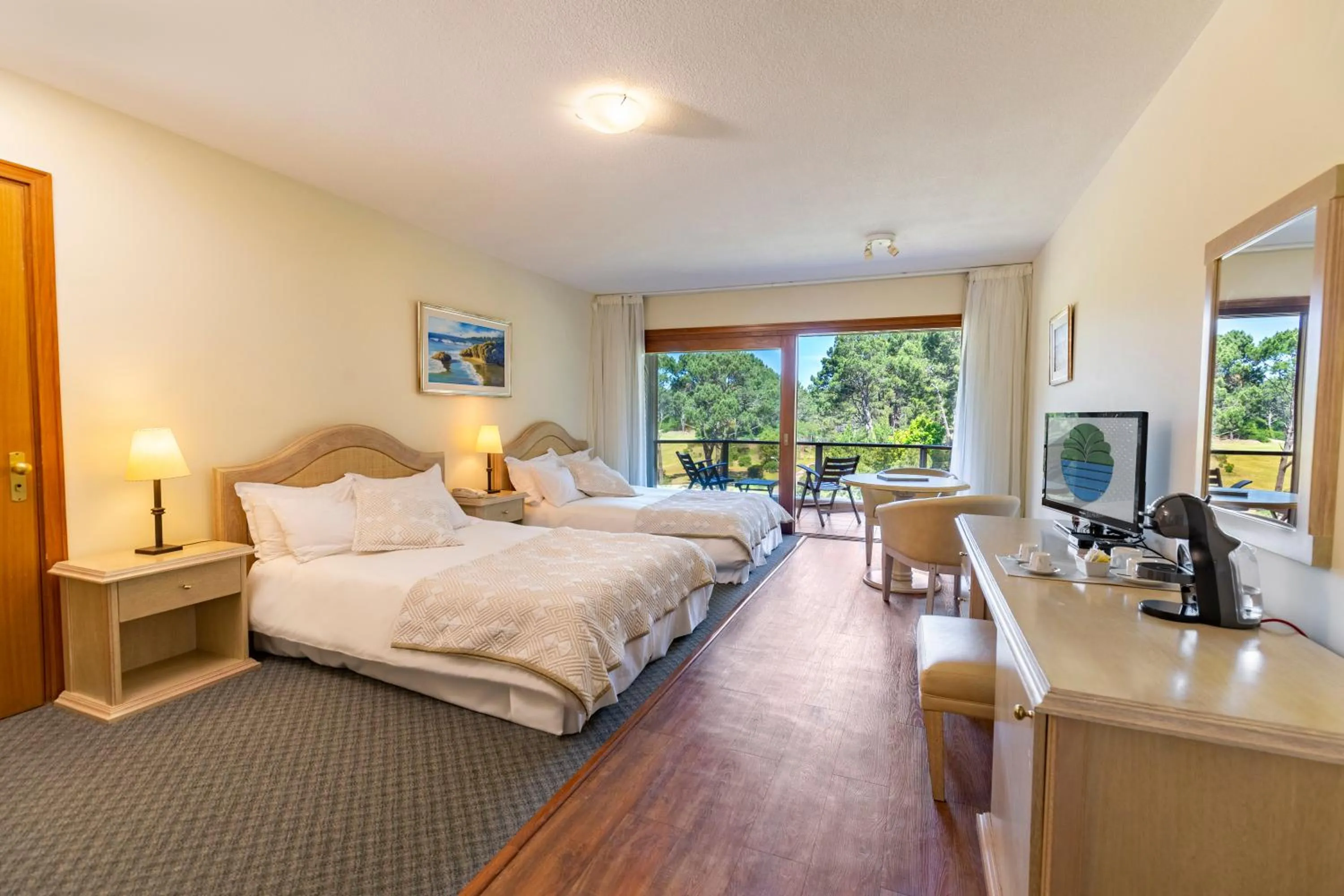 Photo of the whole room, Bed in Hotel del Lago Golf & Art Resort