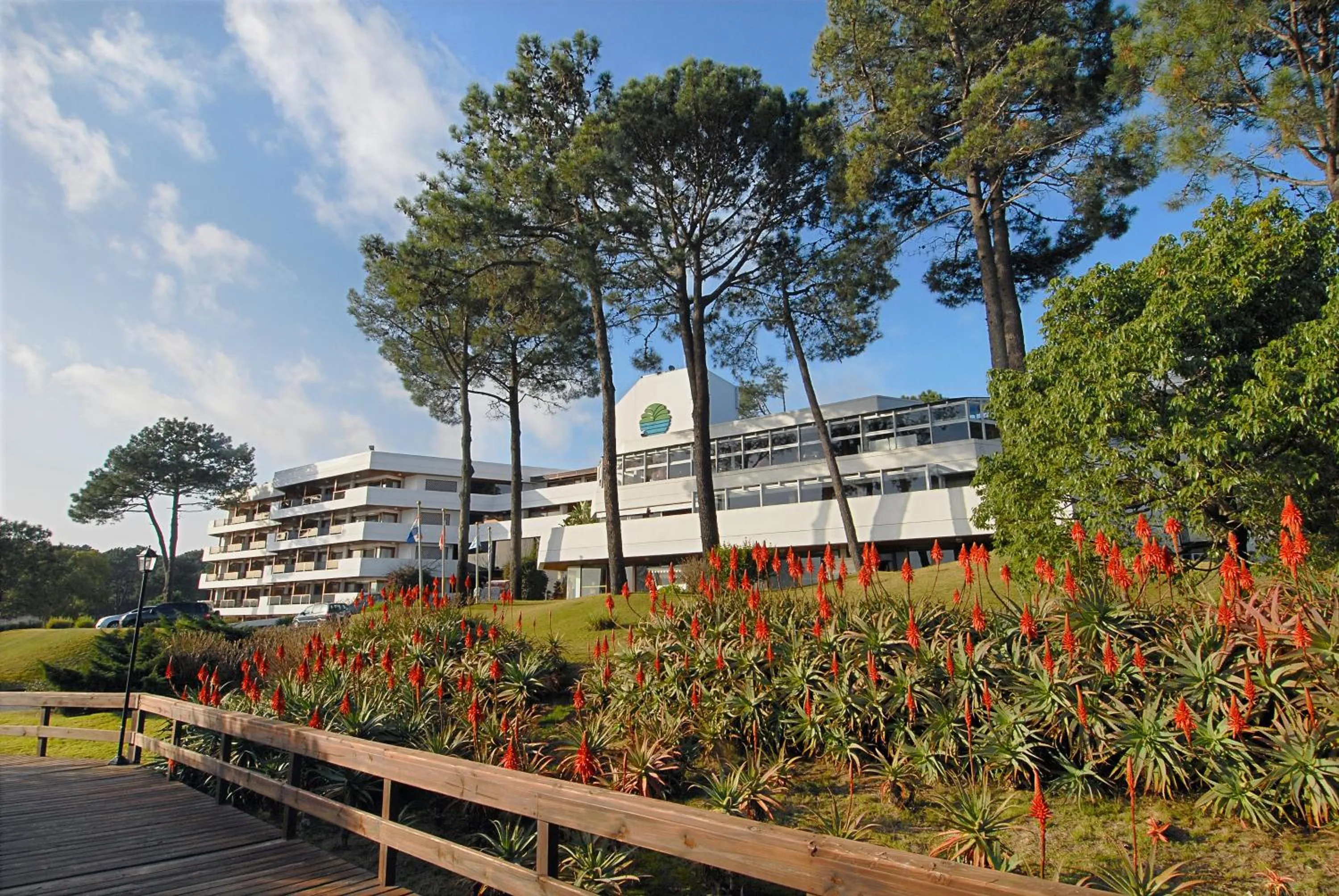 Facade/entrance in Hotel del Lago Golf & Art Resort