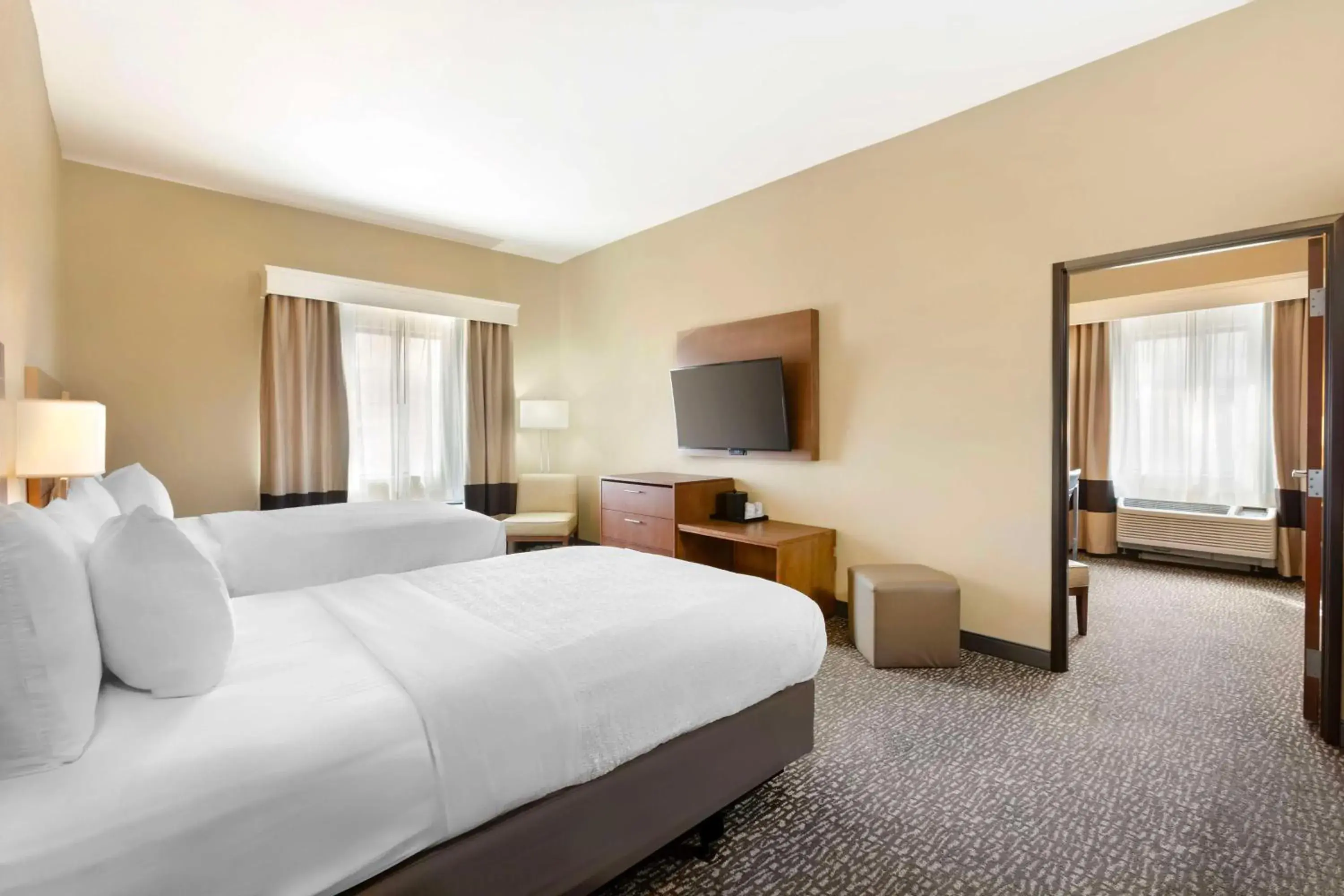 Suite with One King Bed and Two Double Beds in Best Western Plus Surprise-Phoenix NW Suite with One King Bed and Two Double Beds in Best Western Plus Surprise-Phoenix NW