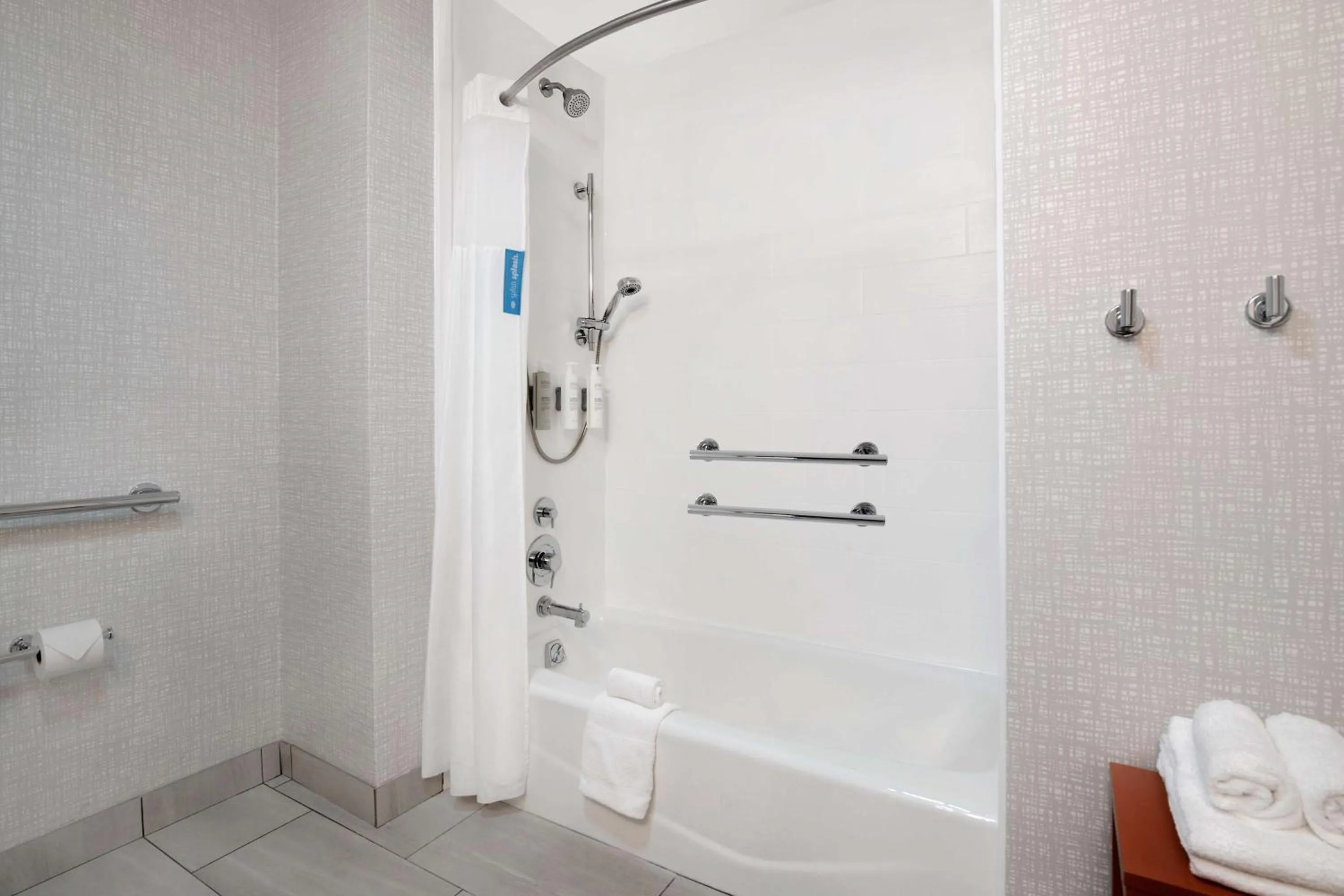 Bathroom in Hampton Inn Easley