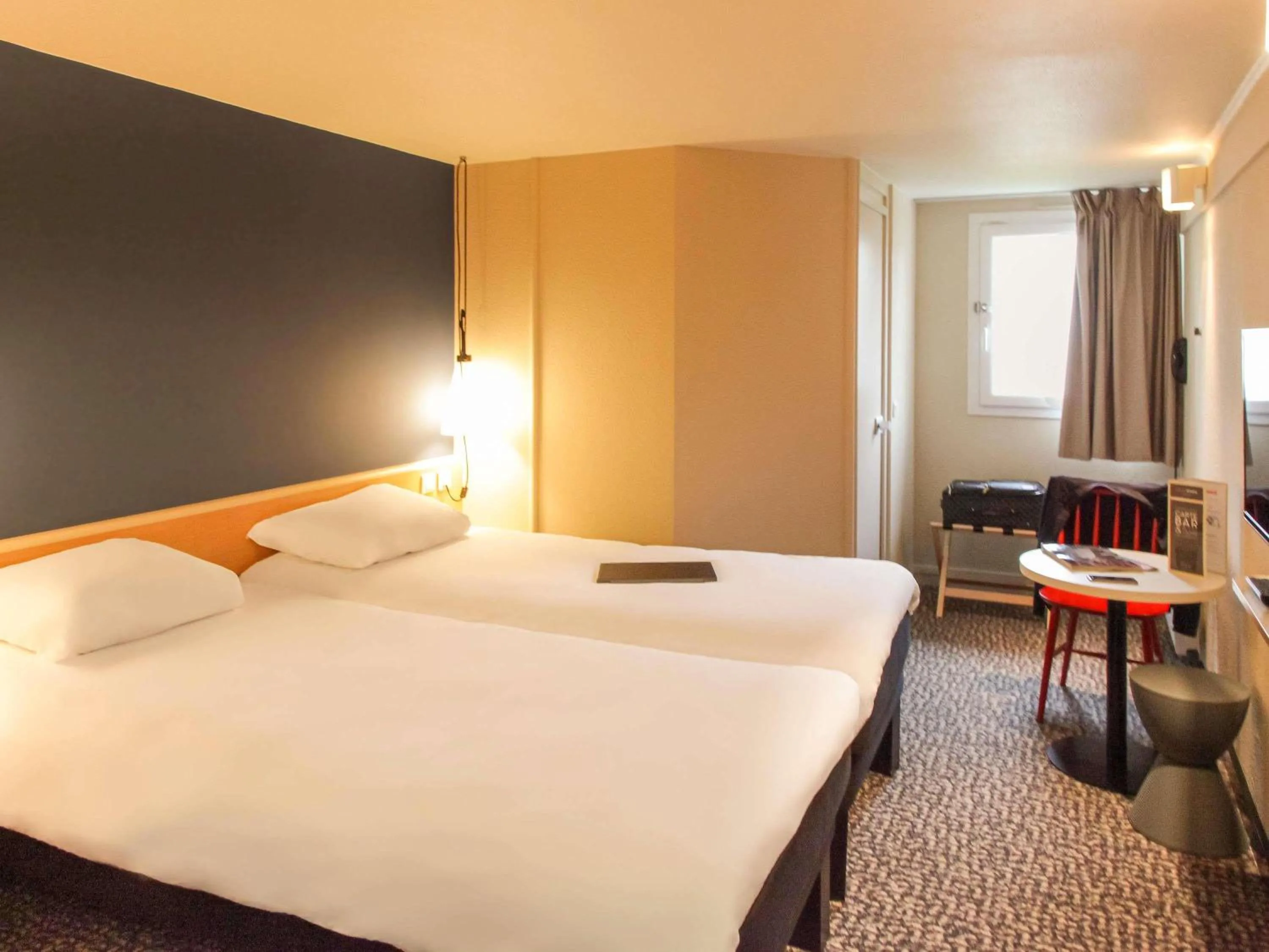 Bedroom, Bed in ibis Brest Kergaradec