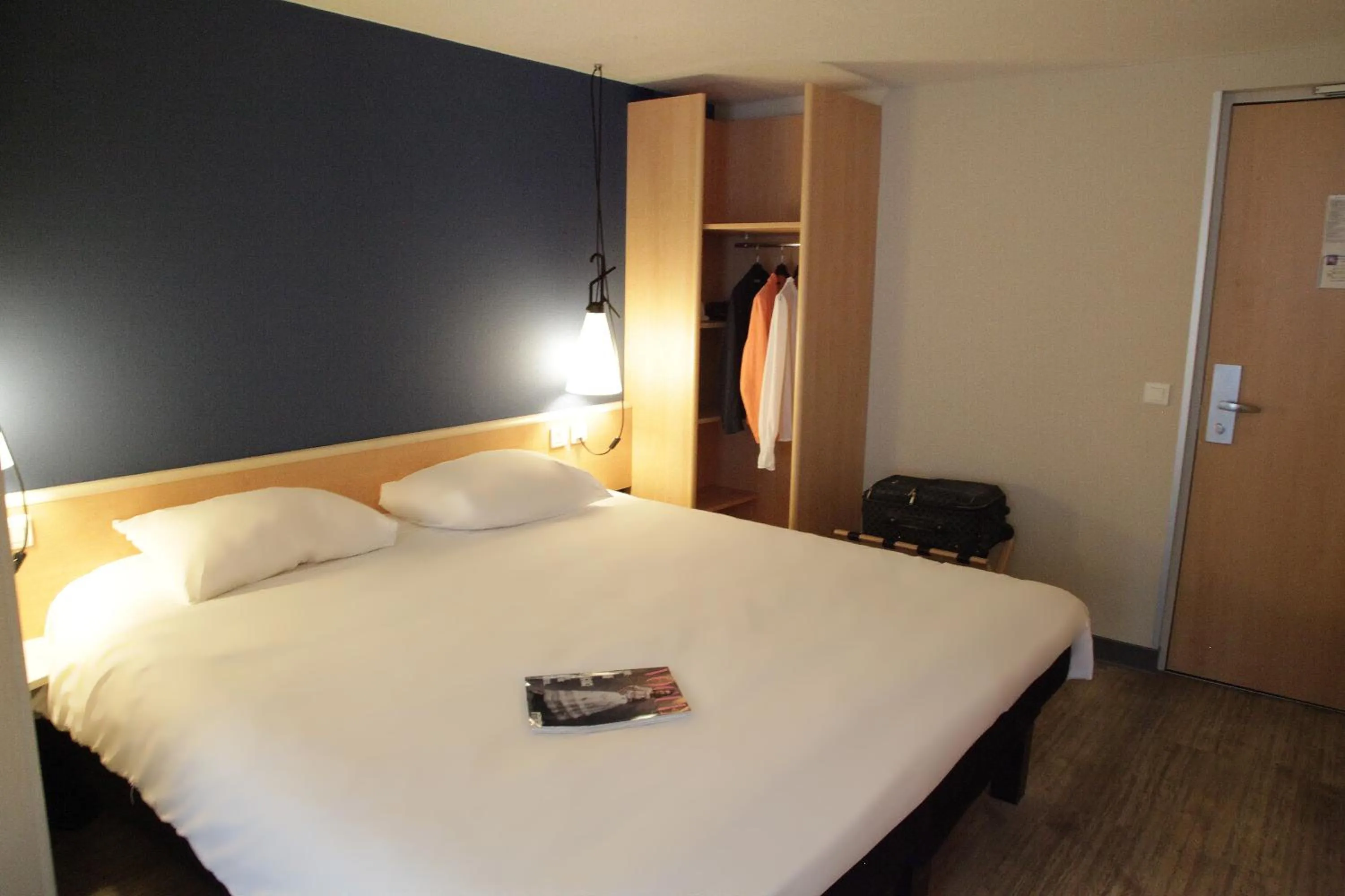 Bed in ibis Brest Kergaradec