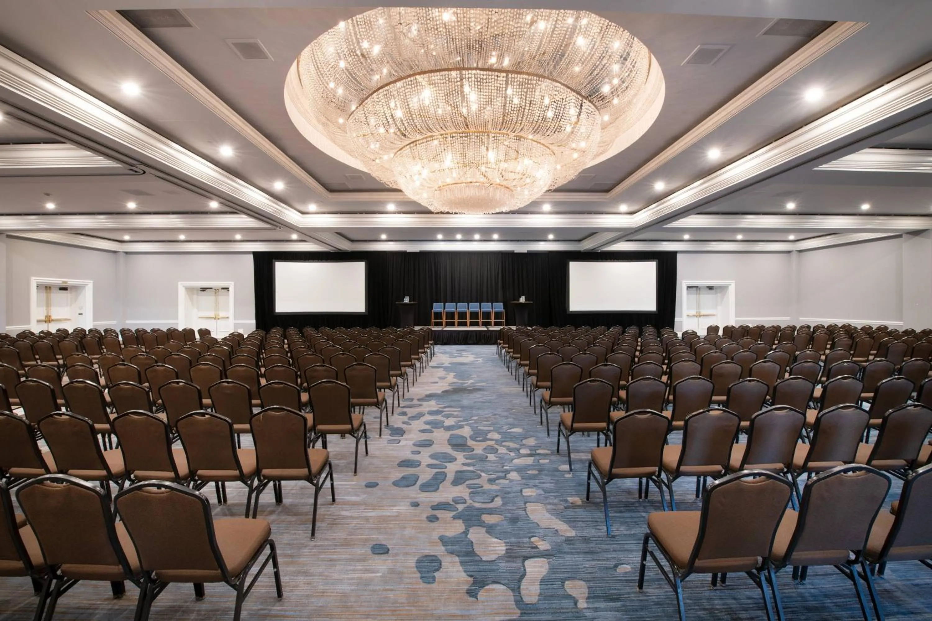 Meeting/conference room in Renaissance Newport Beach Hotel