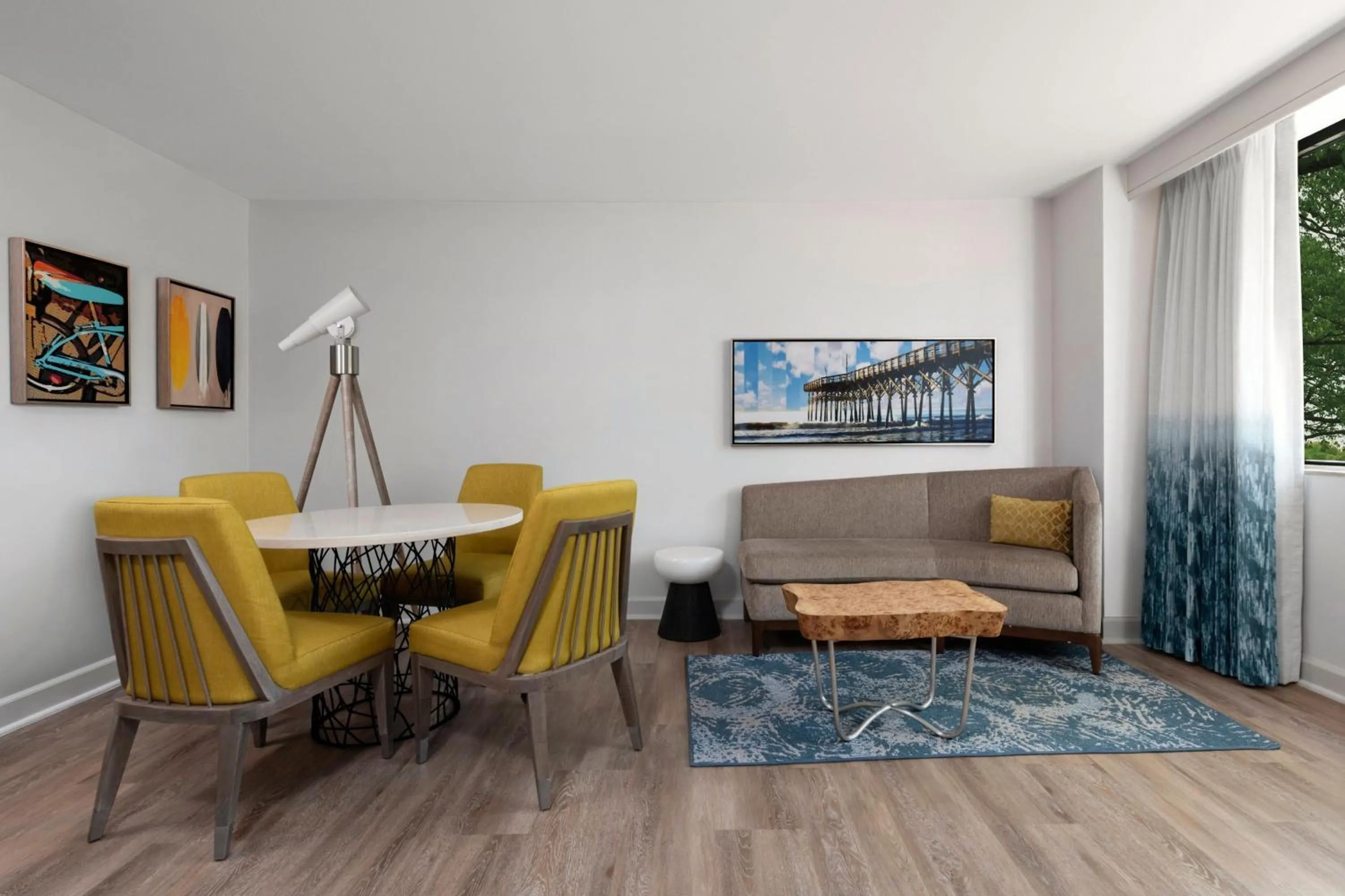 Living room in Renaissance Newport Beach Hotel