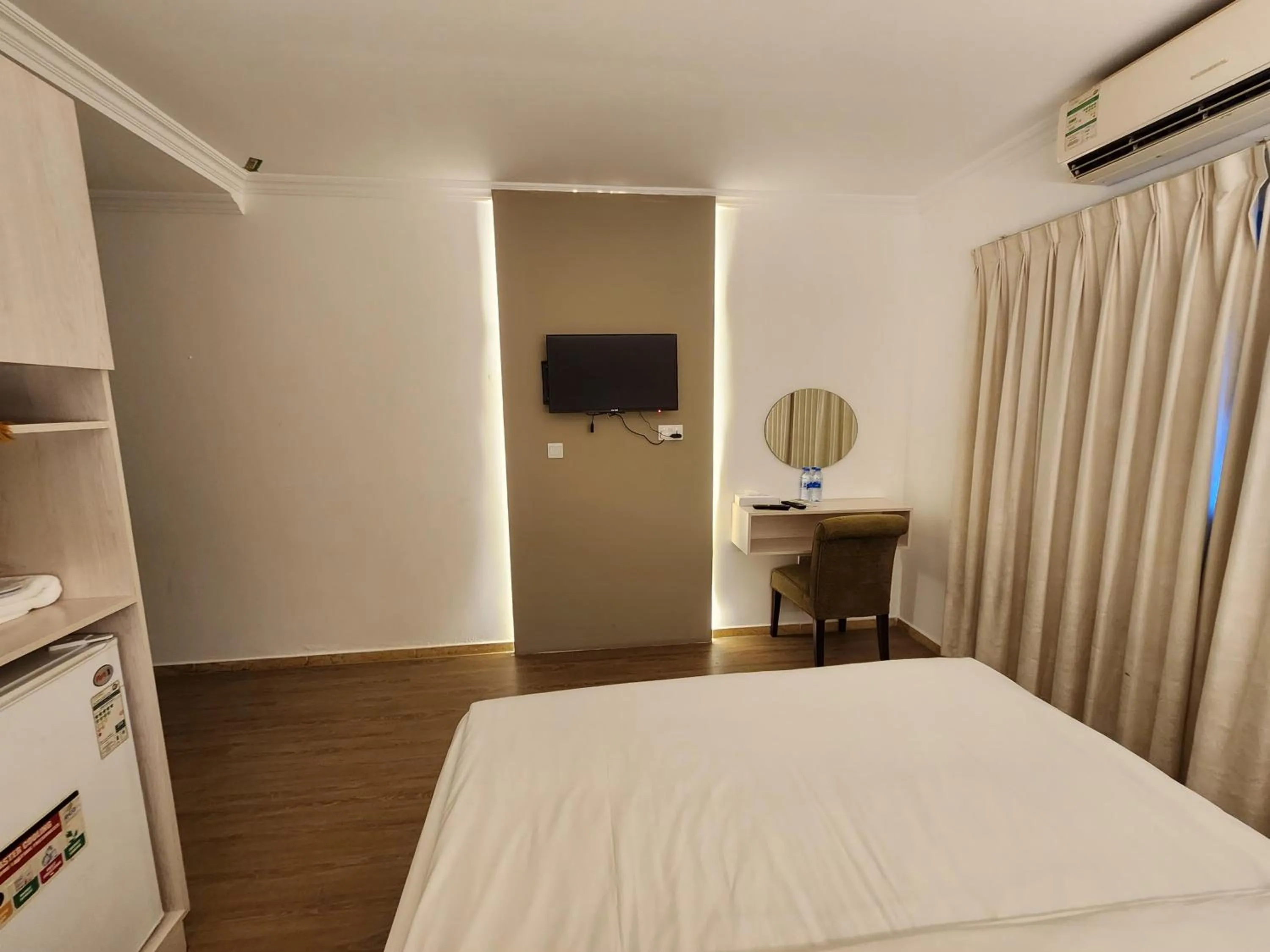 Bed in Sharjah International Airport Hotel