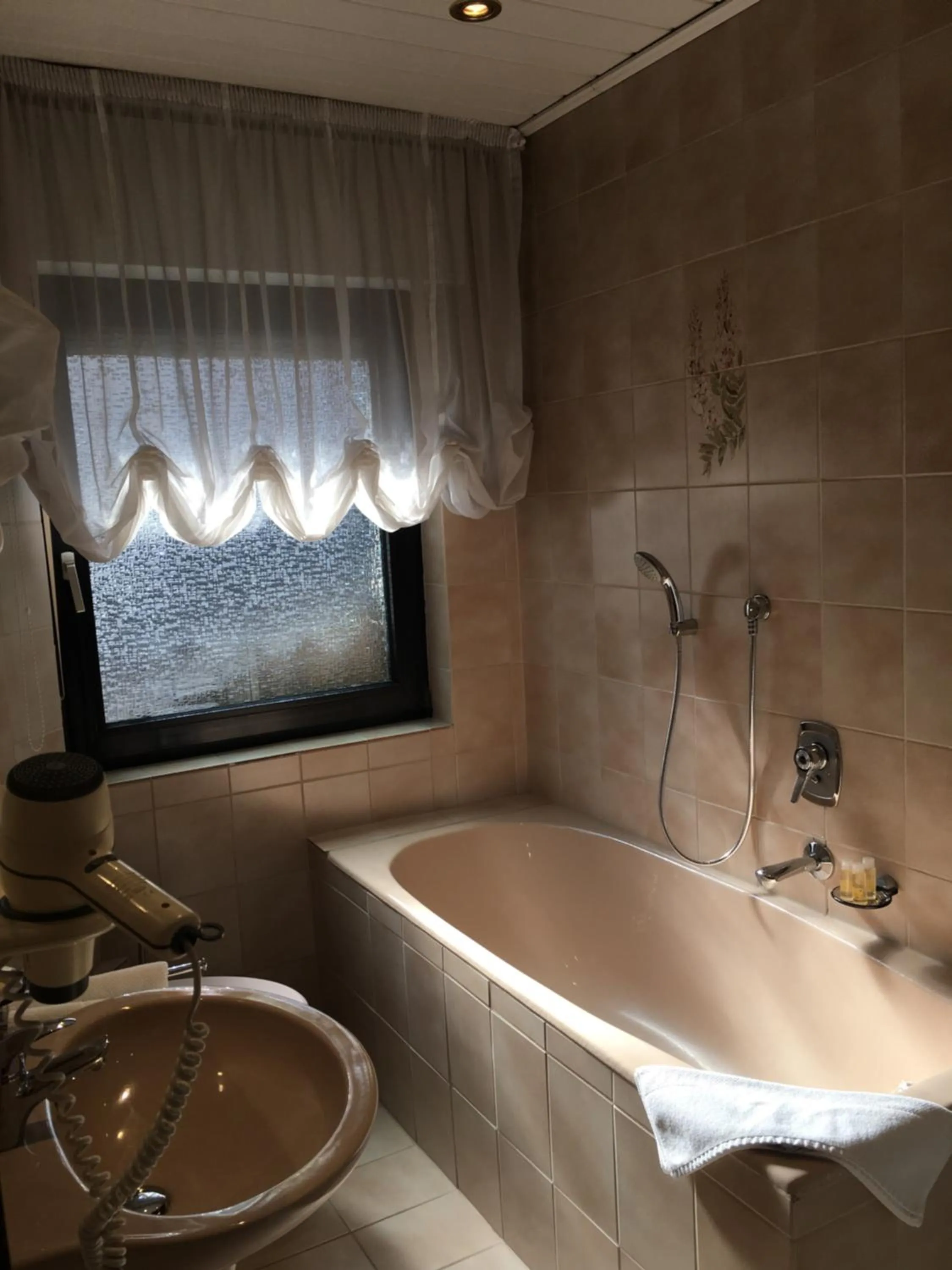 Bathroom in Gasthof zur Sonne Winzenhohl