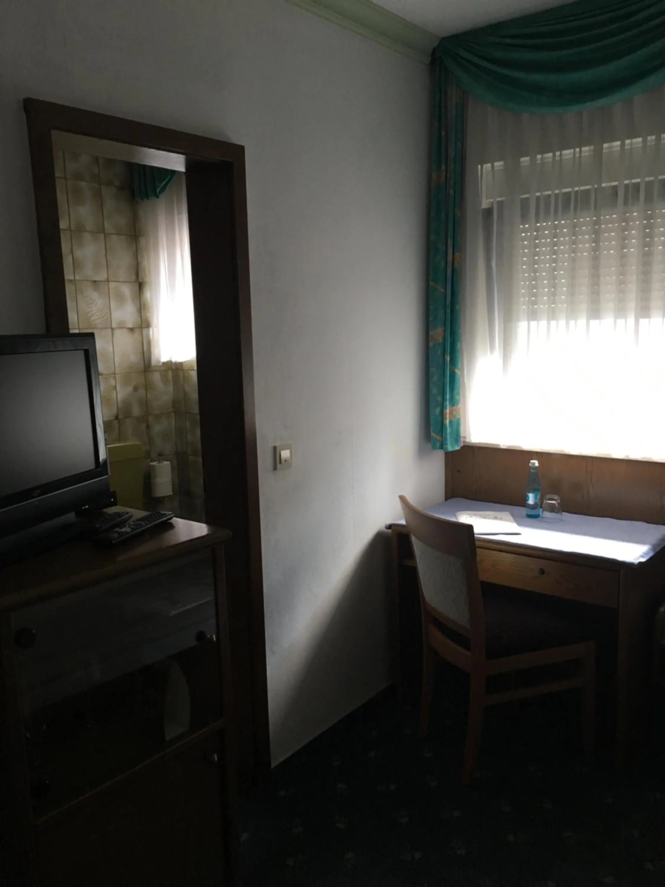 Photo of the whole room in Gasthof zur Sonne Winzenhohl