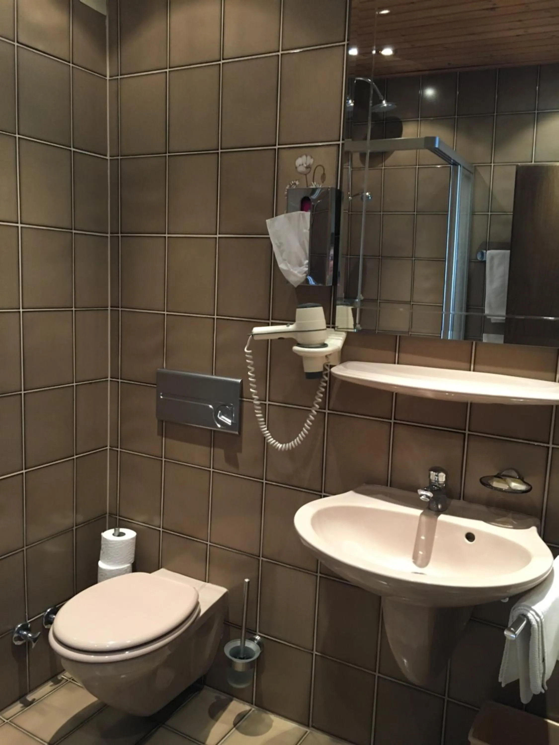 Bathroom in Gasthof zur Sonne Winzenhohl