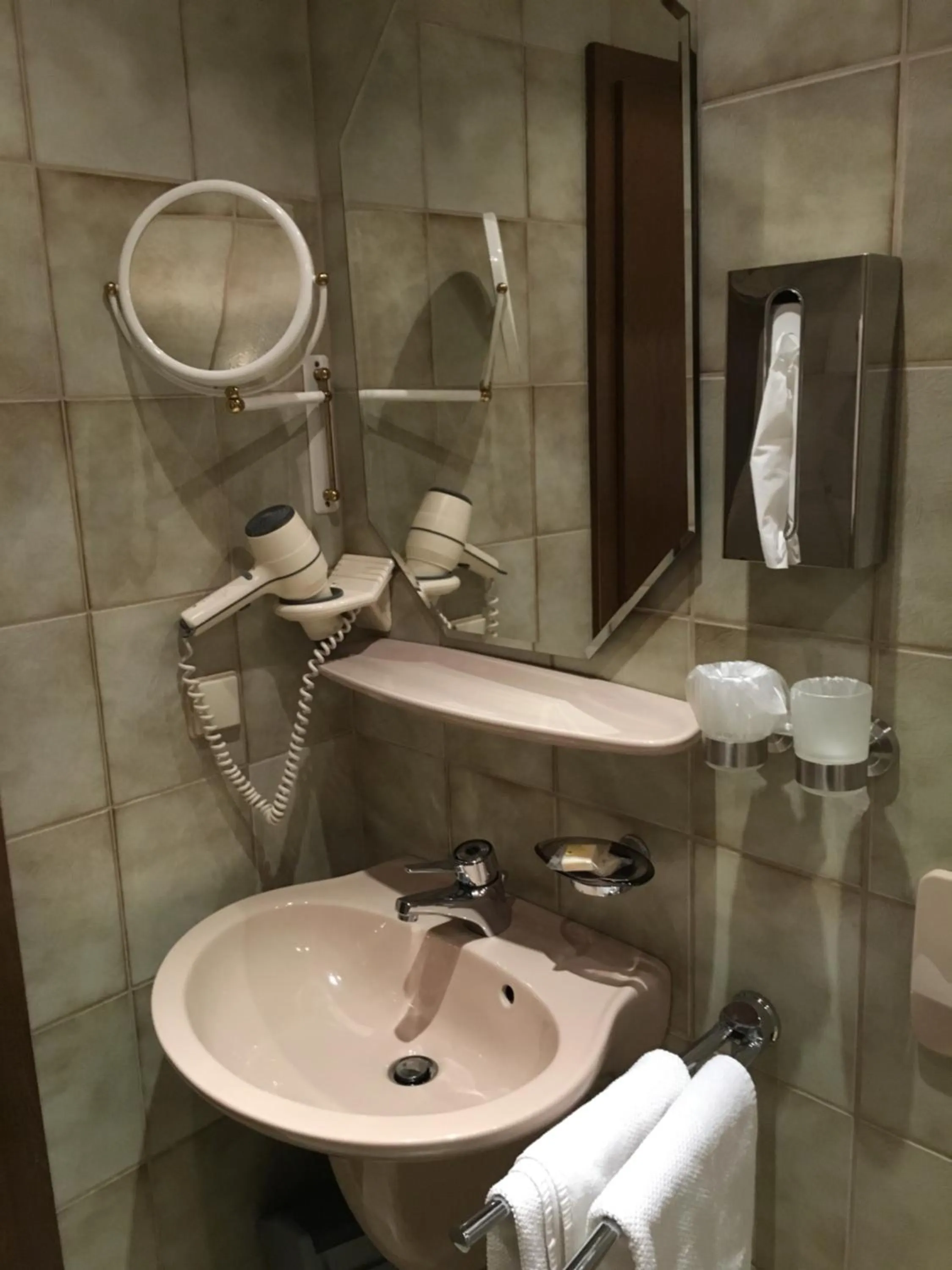 Bathroom in Gasthof zur Sonne Winzenhohl