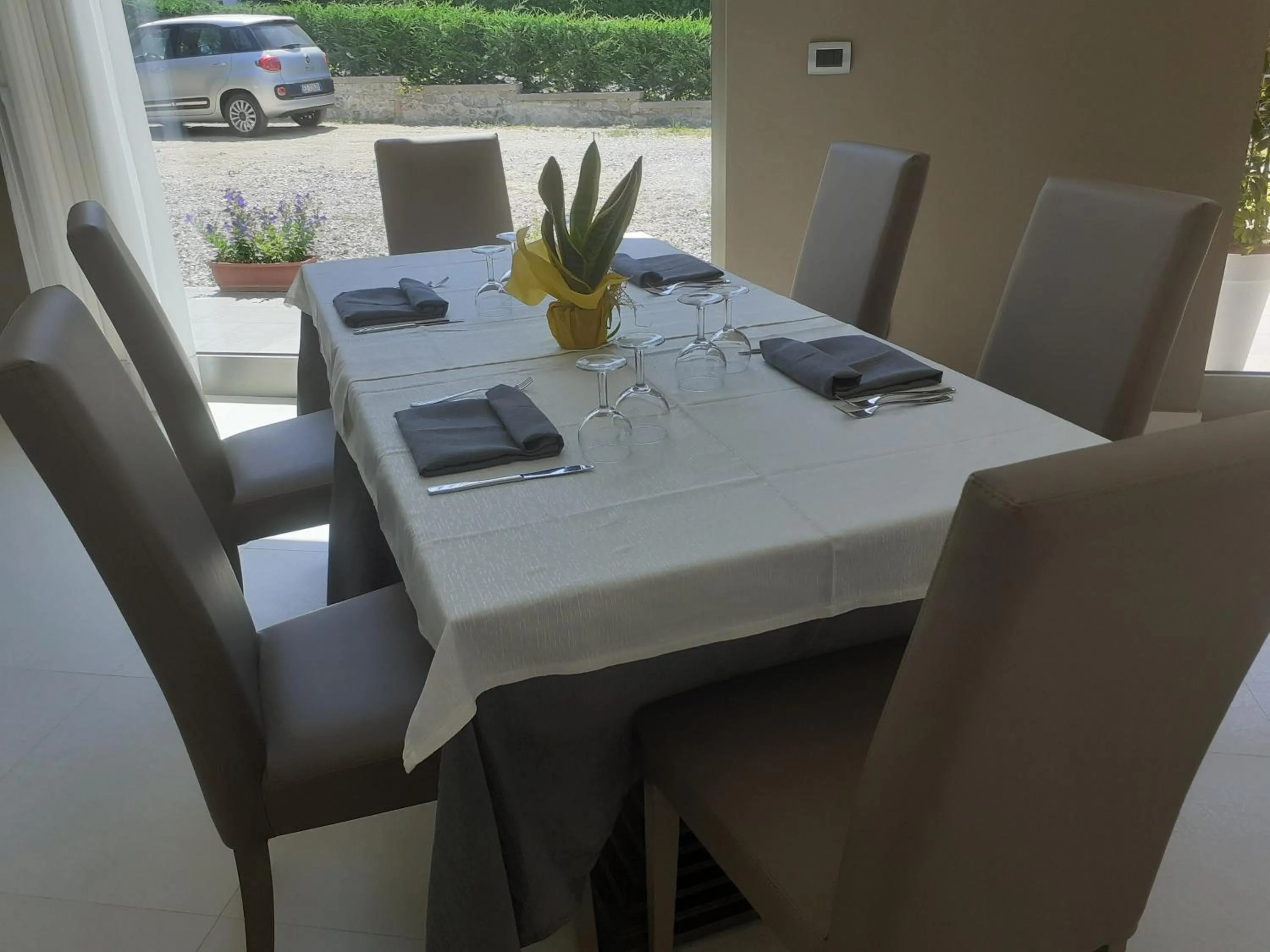 Dining area in Hotel Rodian