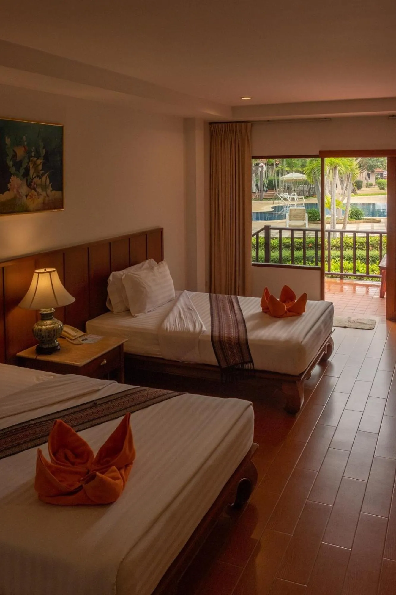 Bed in Sailom Resort Bangsaphan