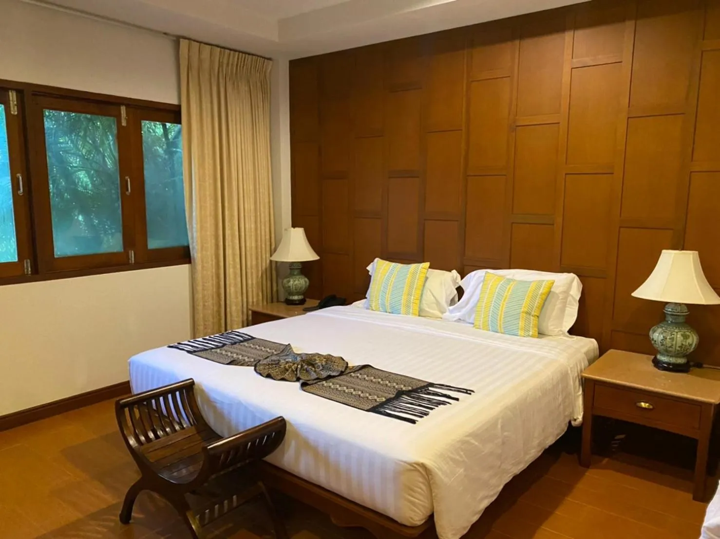 Bed in Sailom Resort Bangsaphan