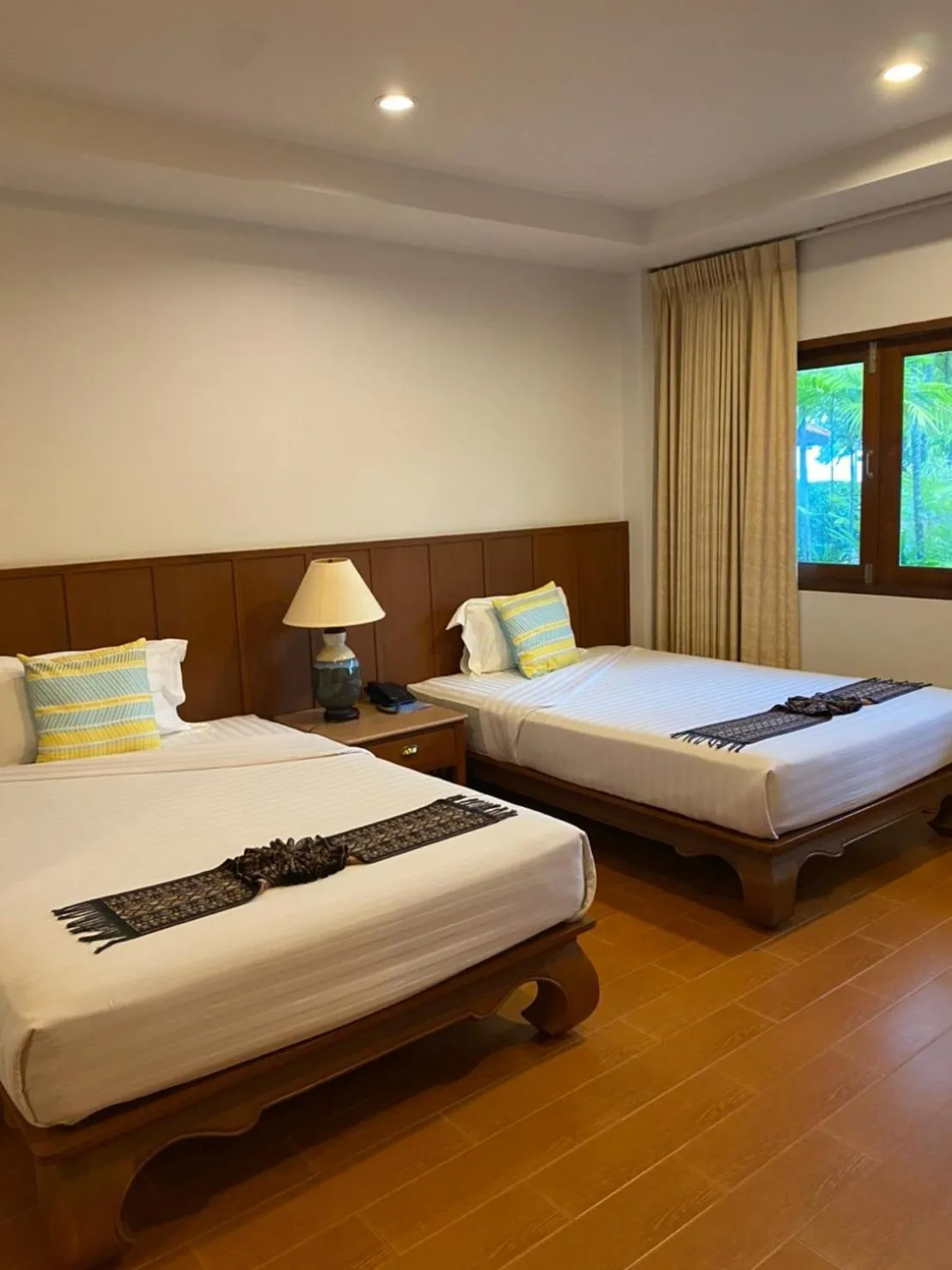 Bed in Sailom Resort Bangsaphan