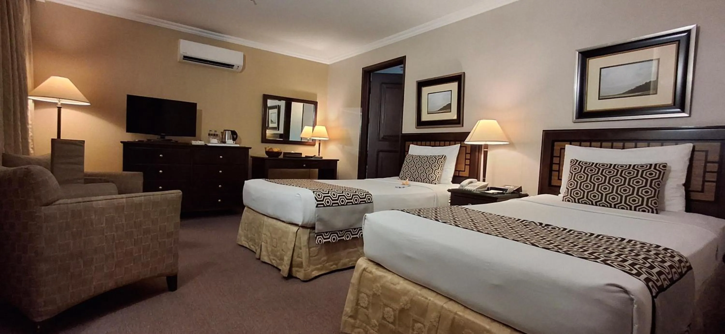 Bed in Herald Suites Solana